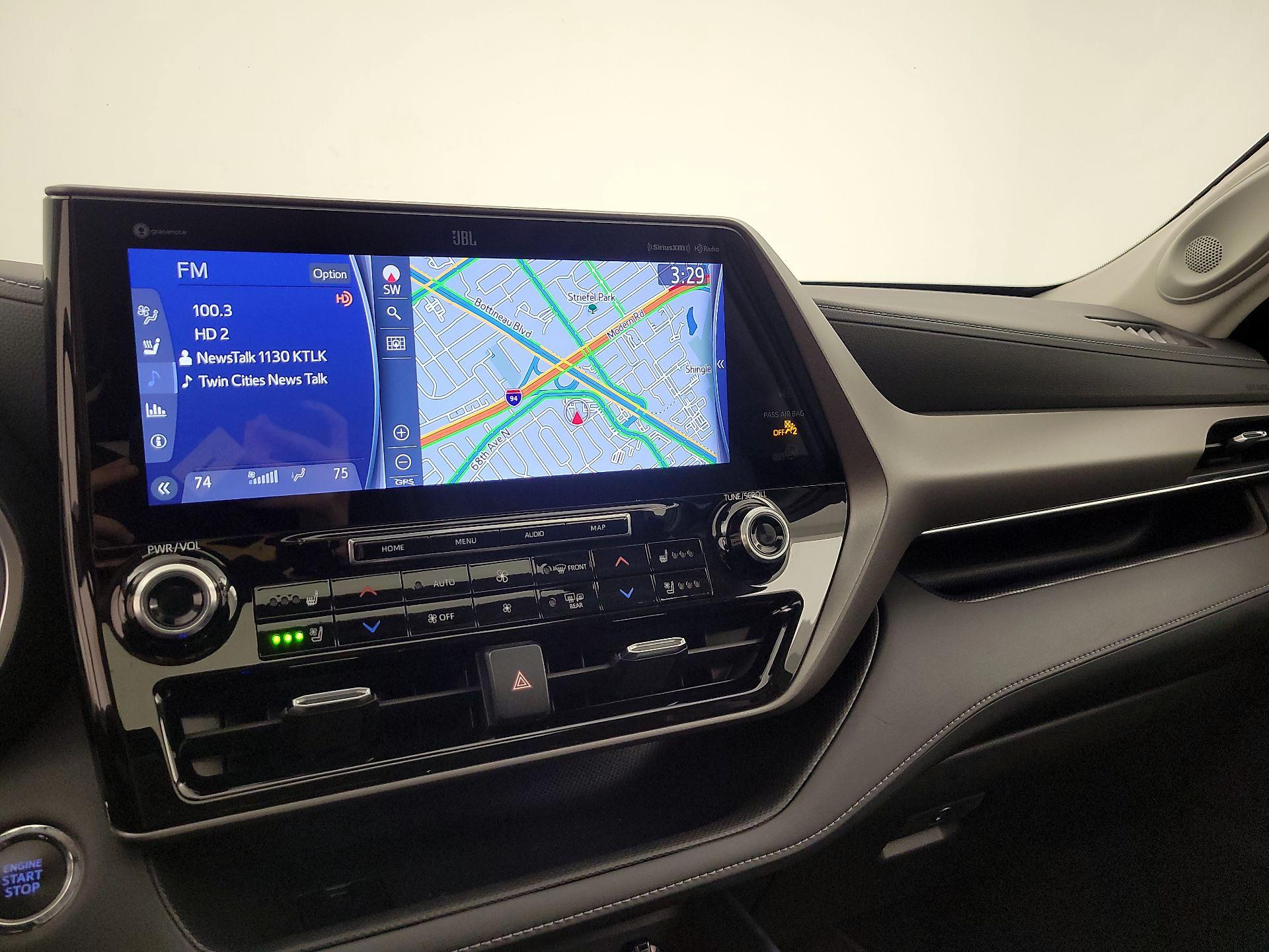 Thumbnail: 2022 Toyota Highlander - 14