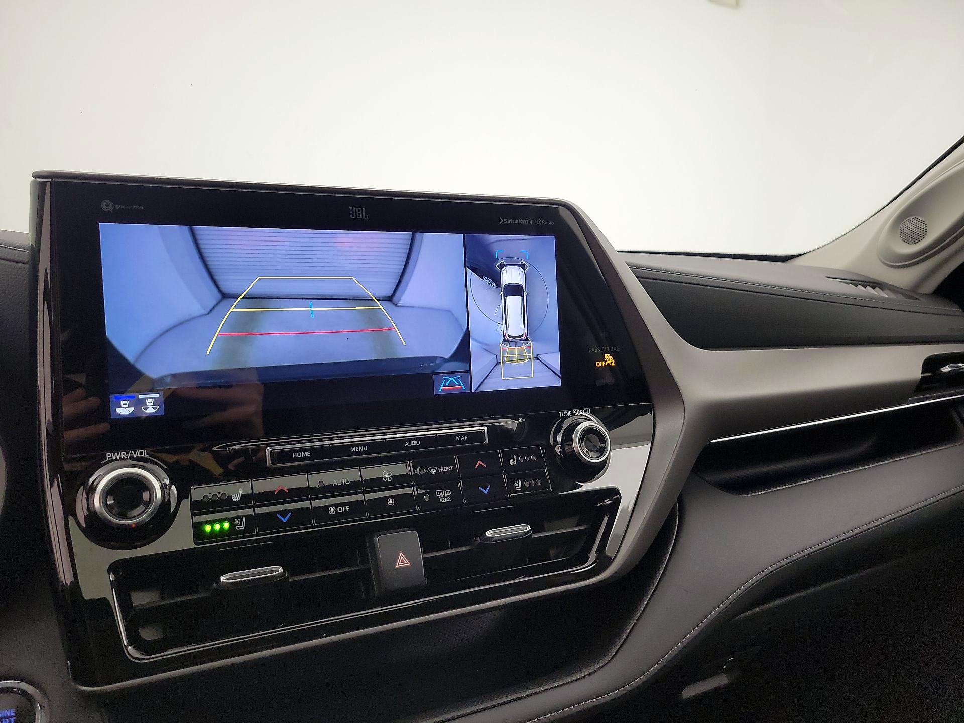 Thumbnail: 2022 Toyota Highlander - 15