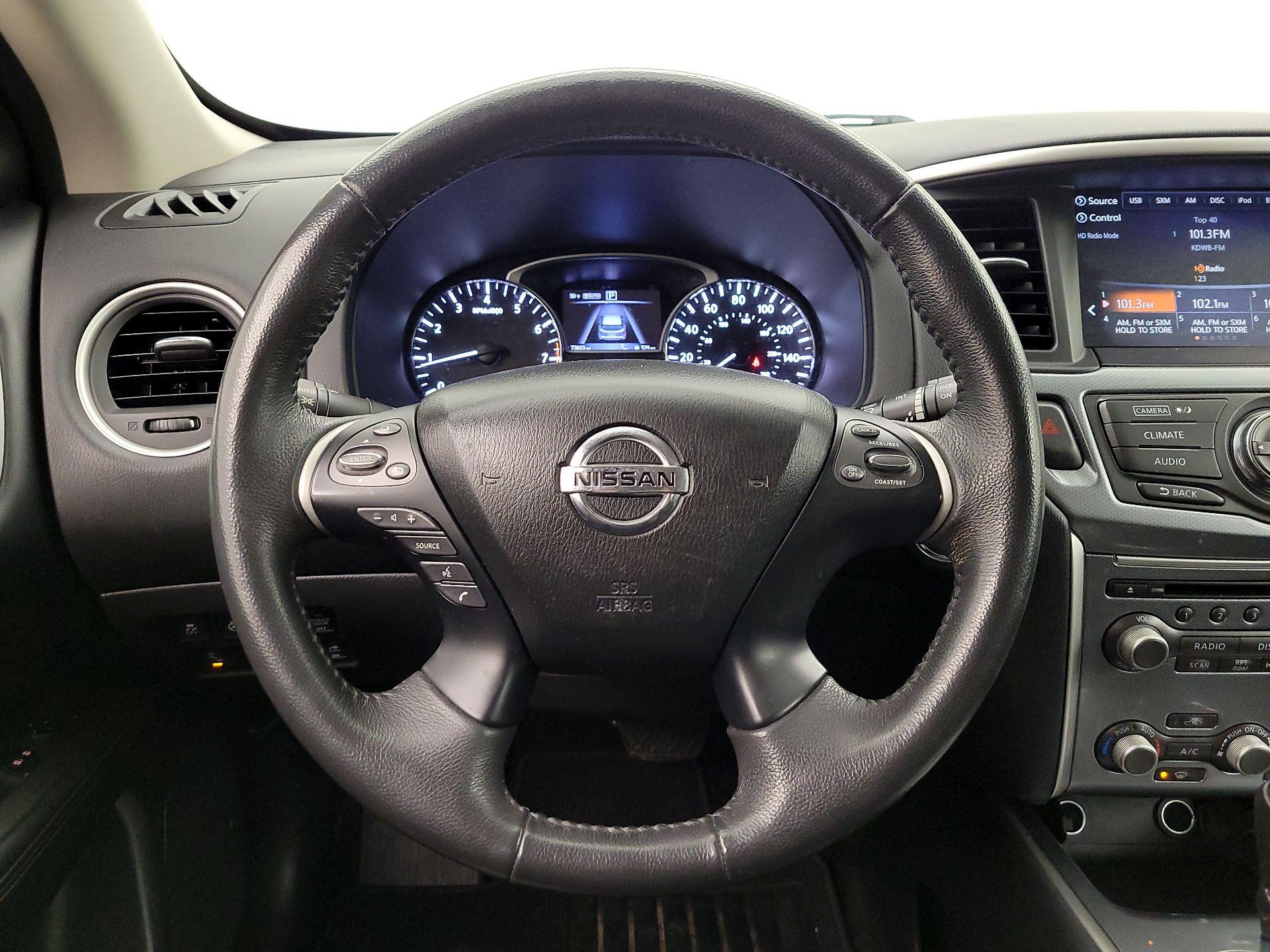 Thumbnail: 2017 Nissan Pathfinder - 10