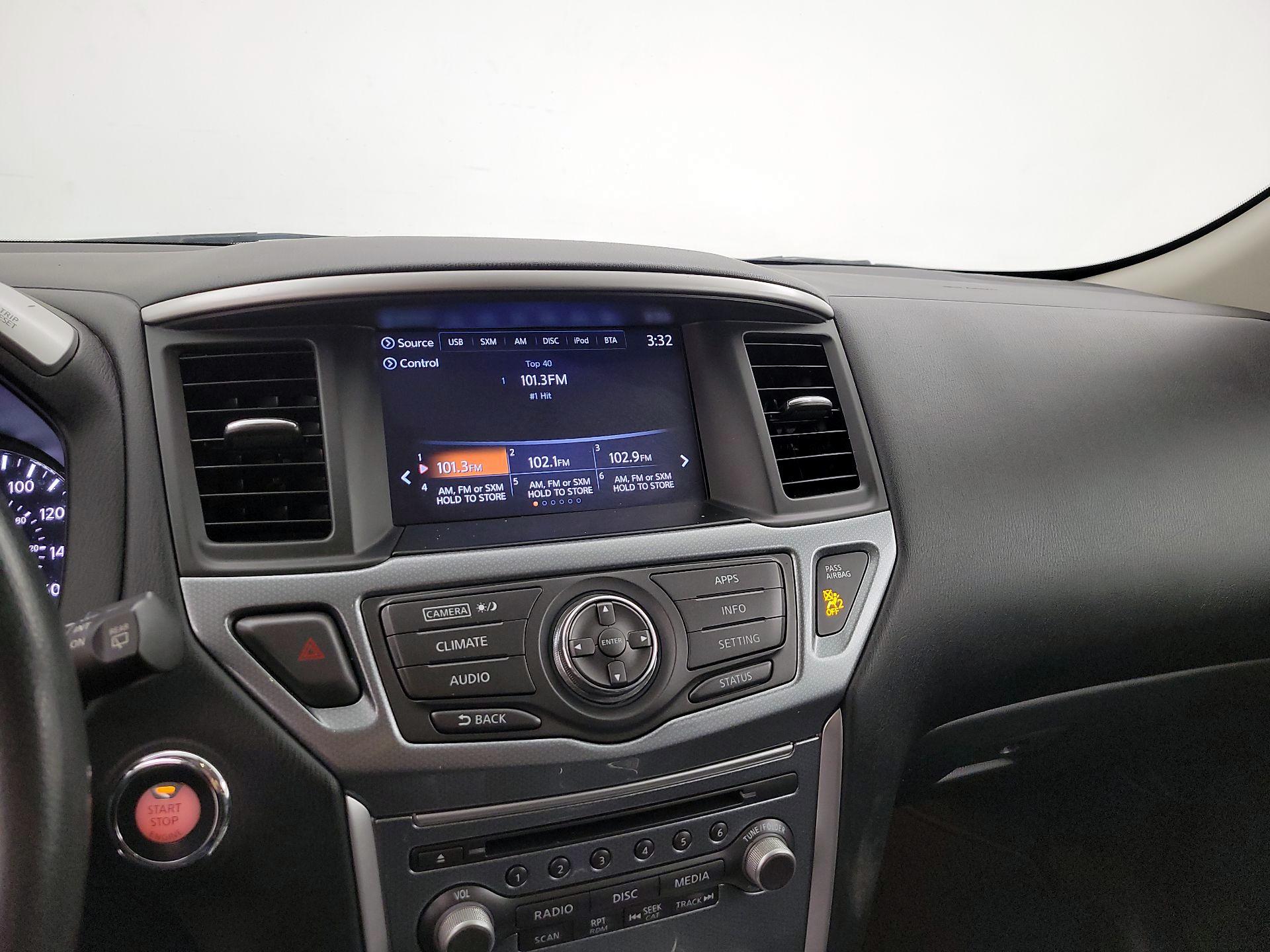 Thumbnail: 2017 Nissan Pathfinder - 15