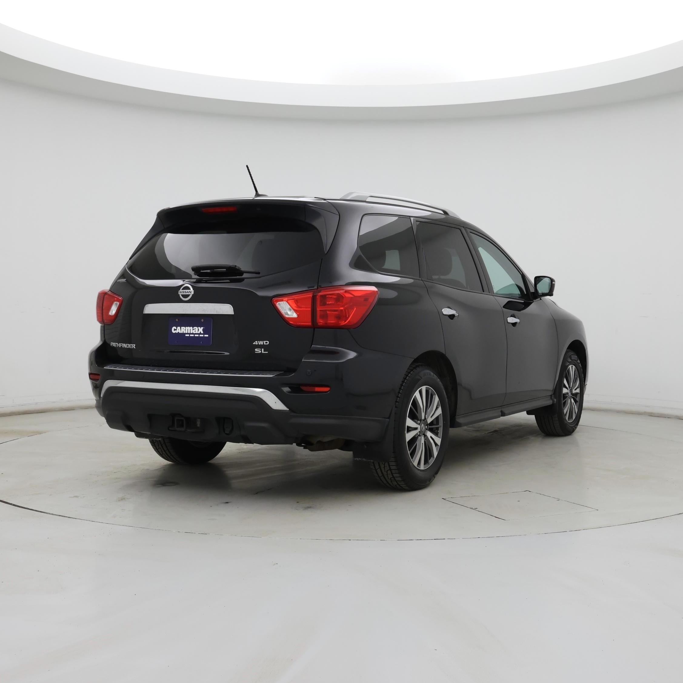 Thumbnail: 2017 Nissan Pathfinder - 8