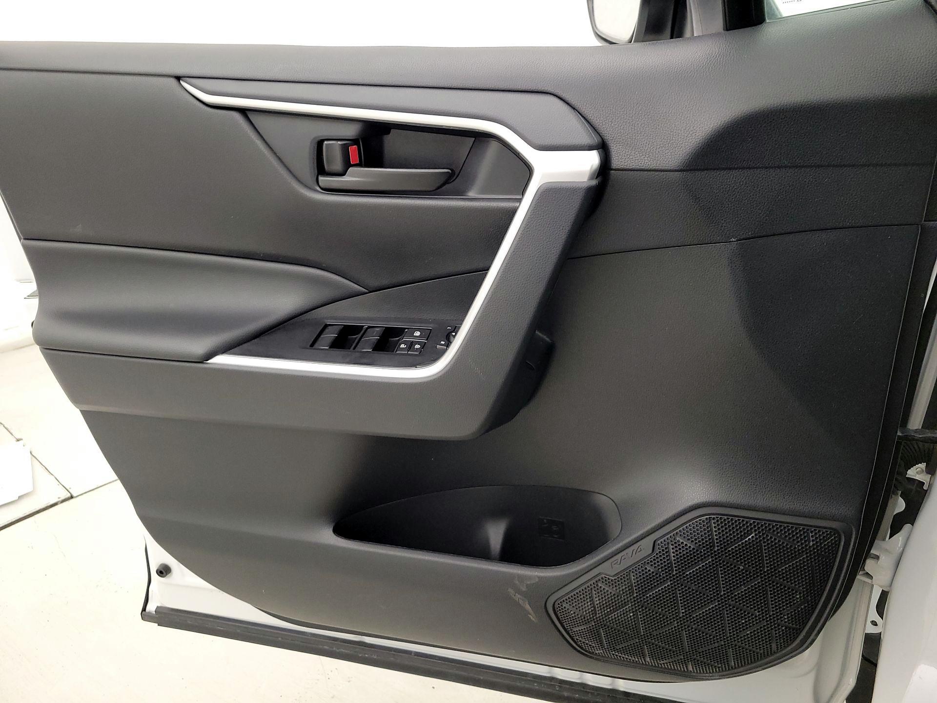 Thumbnail: 2024 Toyota RAV4 - 12