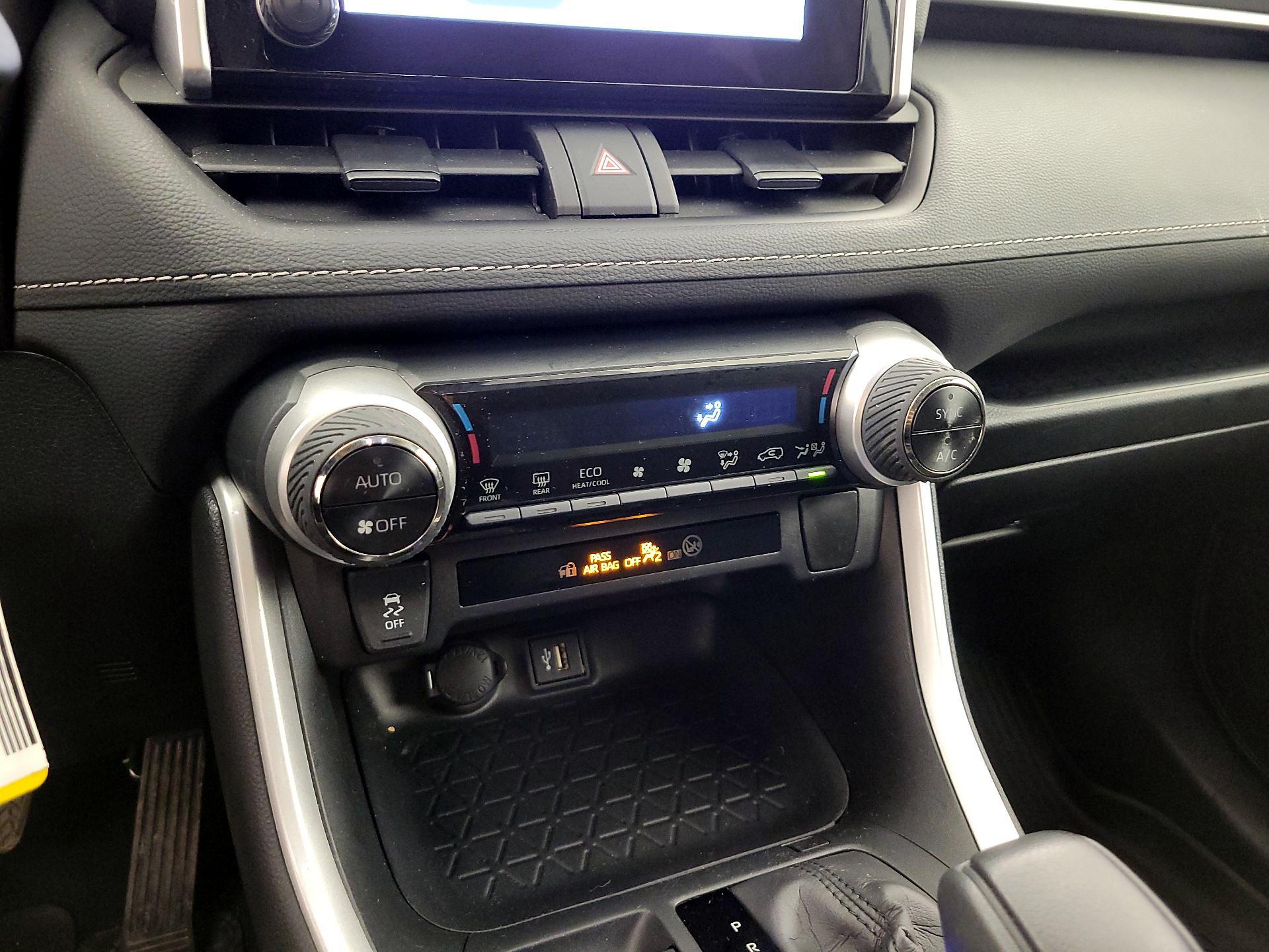 Thumbnail: 2024 Toyota RAV4 - 17