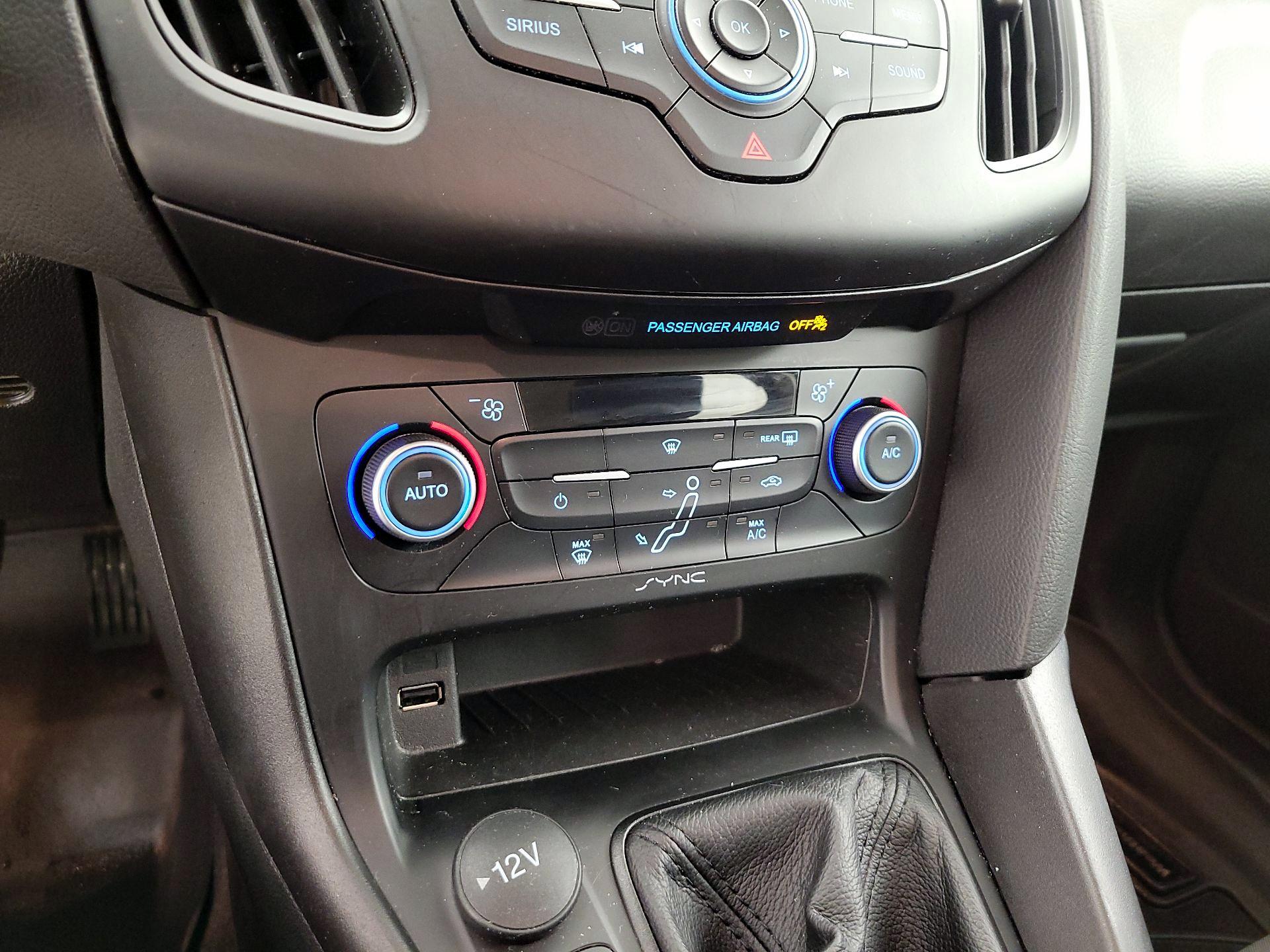 Thumbnail: 2018 Ford Focus - 16