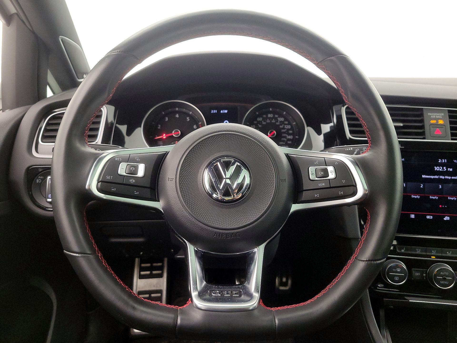 Thumbnail: 2019 Volkswagen Golf - 10