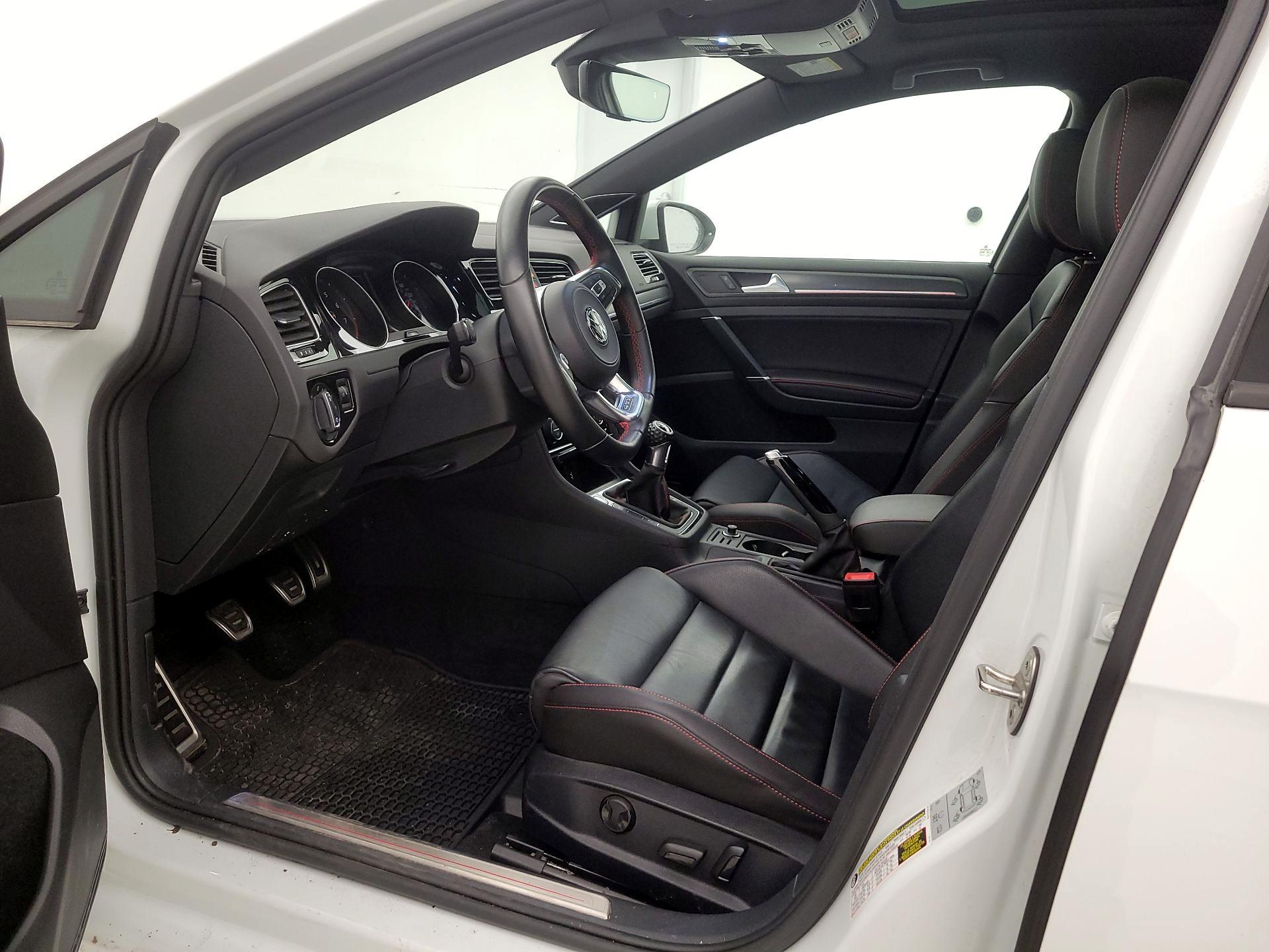 Thumbnail: 2019 Volkswagen Golf - 11