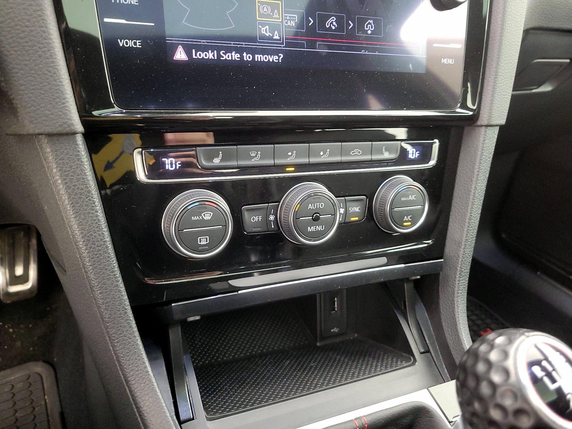 Thumbnail: 2019 Volkswagen Golf - 16