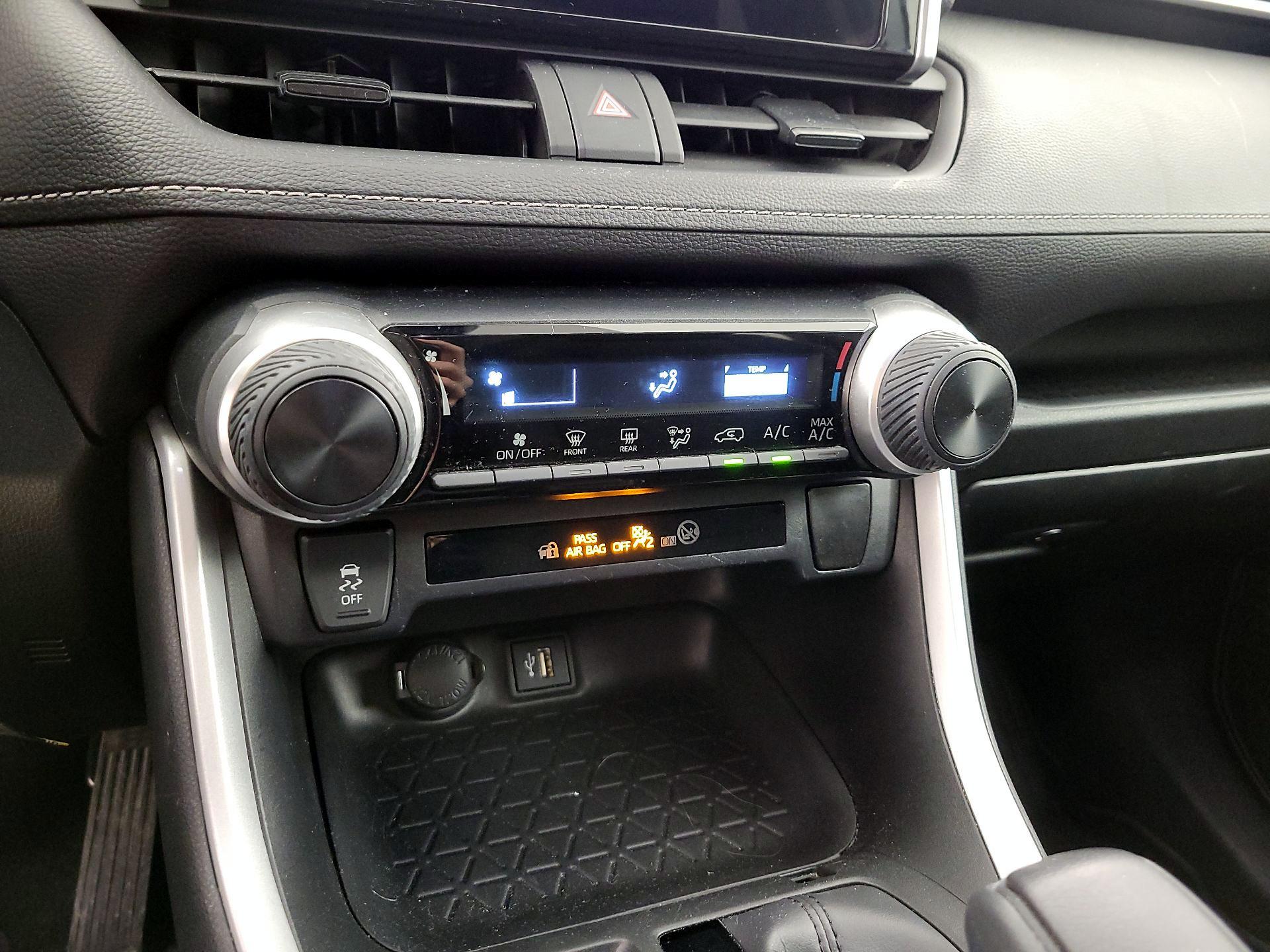 Thumbnail: 2023 Toyota RAV4 - 17