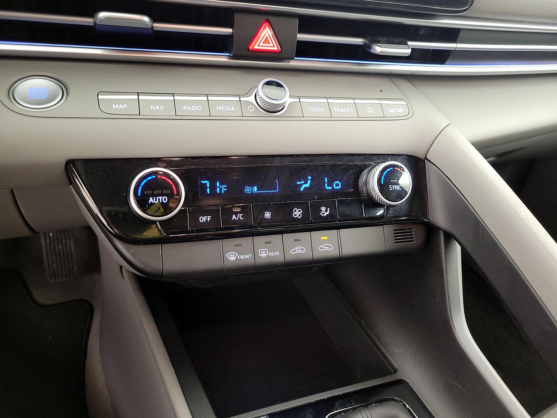 Thumbnail: 2024 Hyundai Elantra - 17