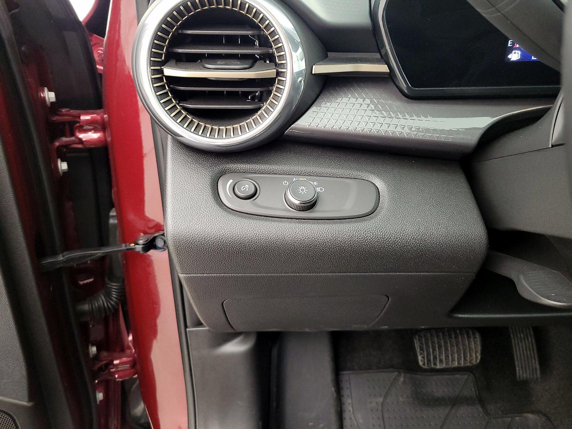 Thumbnail: 2024 Chevrolet Trax - 13