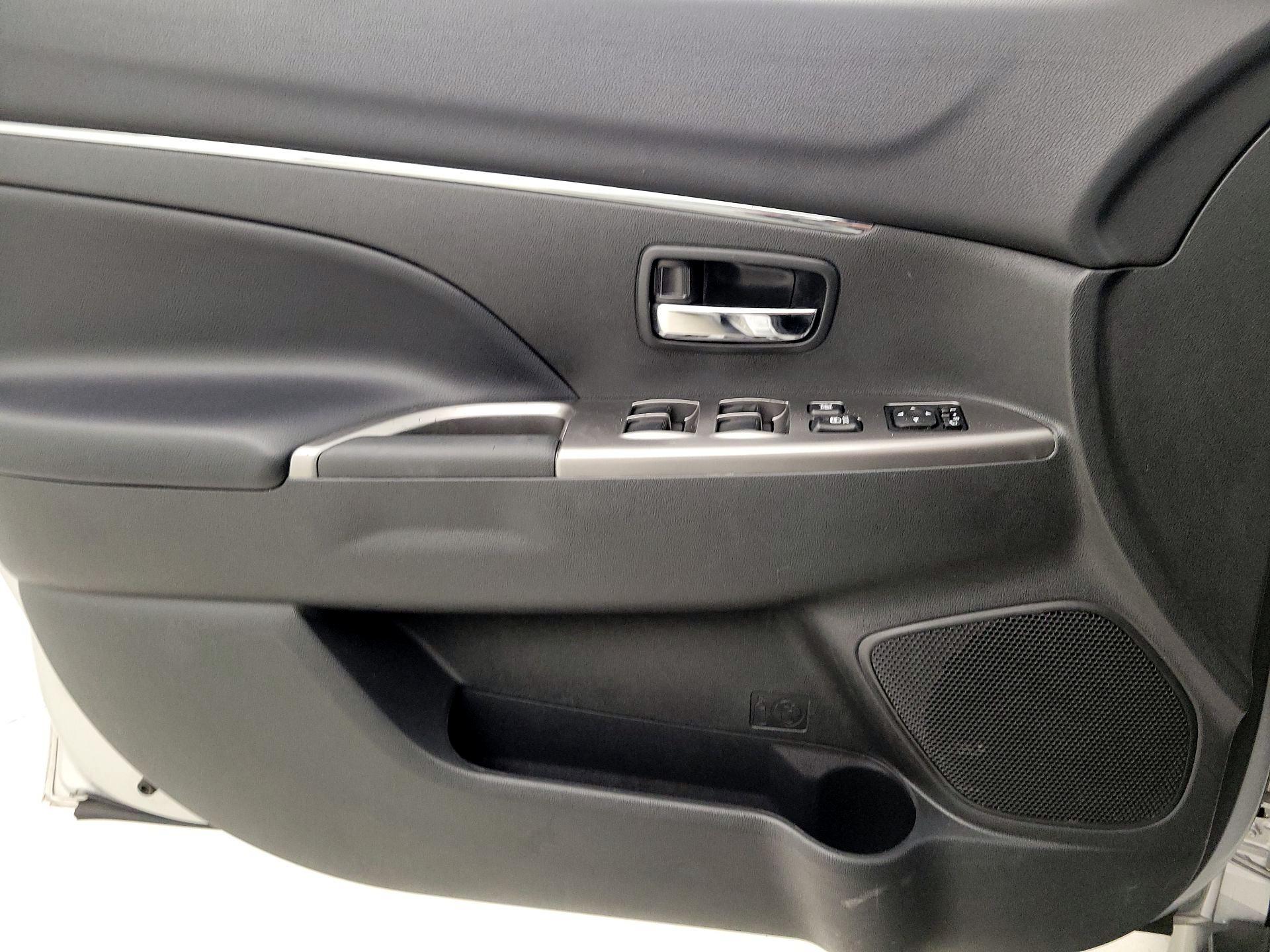 Thumbnail: 2024 Mitsubishi Outlander Sport - 12