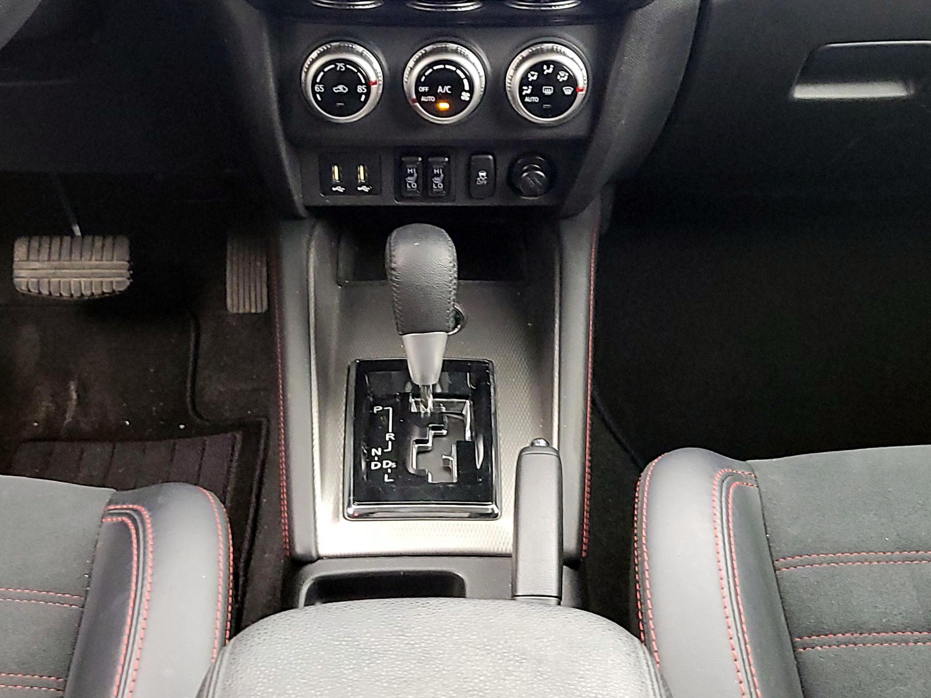 Thumbnail: 2024 Mitsubishi Outlander Sport - 17