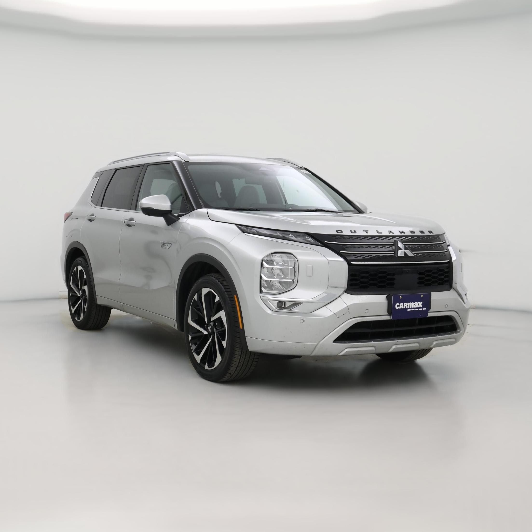 Thumbnail: 2023 Mitsubishi Outlander - 1