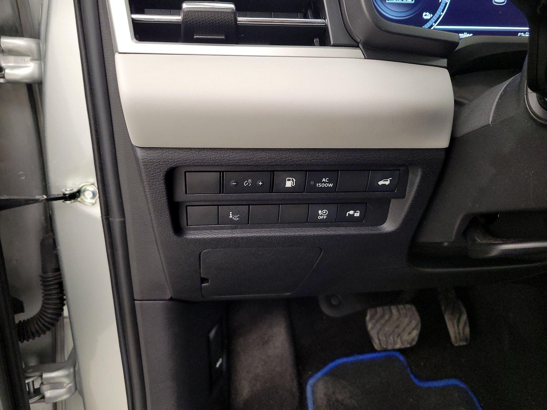 Thumbnail: 2023 Mitsubishi Outlander - 13