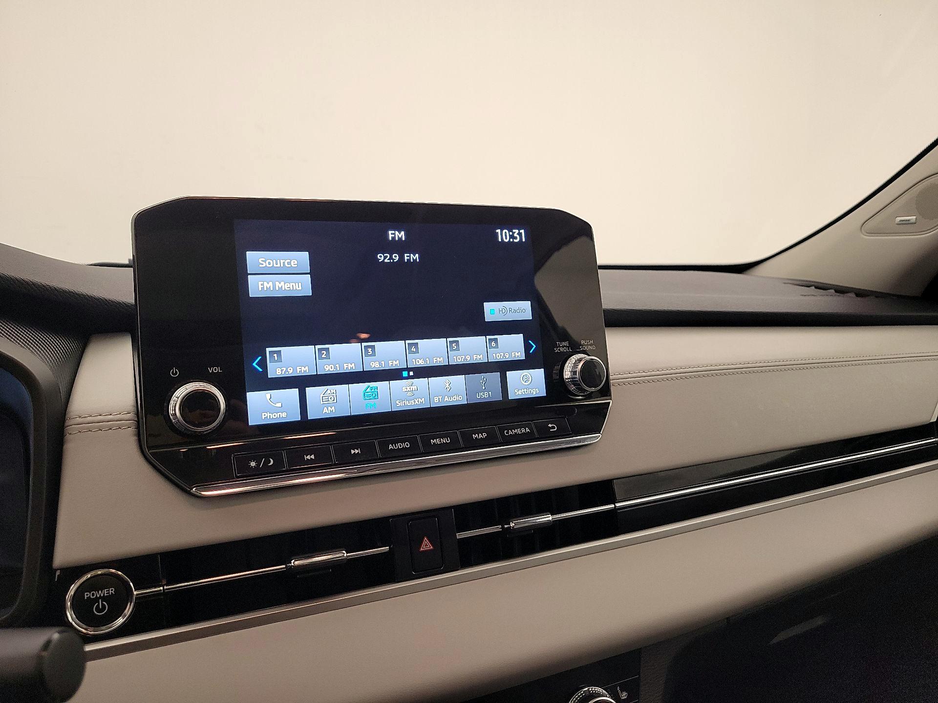 Thumbnail: 2023 Mitsubishi Outlander - 16