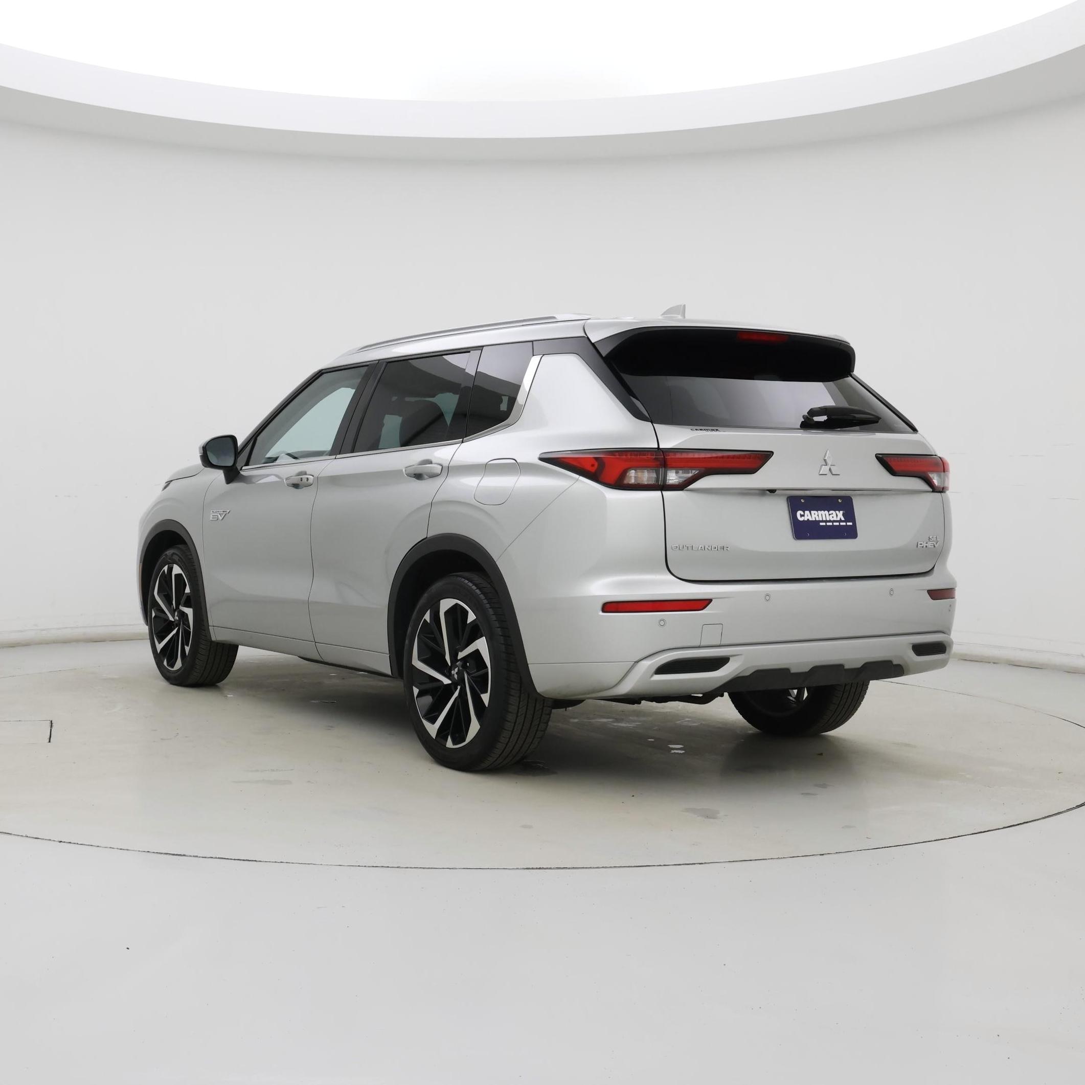 Thumbnail: 2023 Mitsubishi Outlander - 2