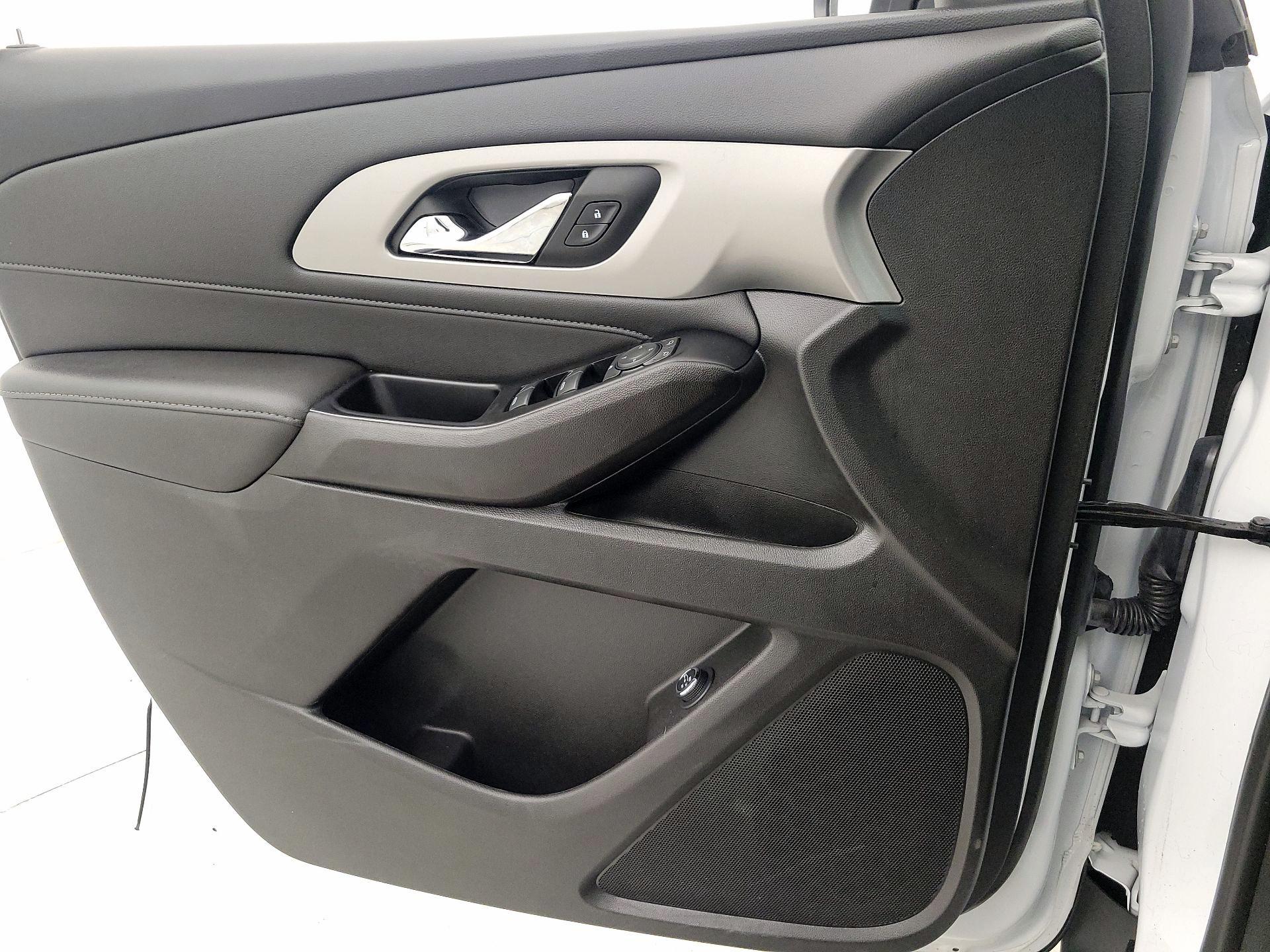 Thumbnail: 2022 Chevrolet Traverse - 12