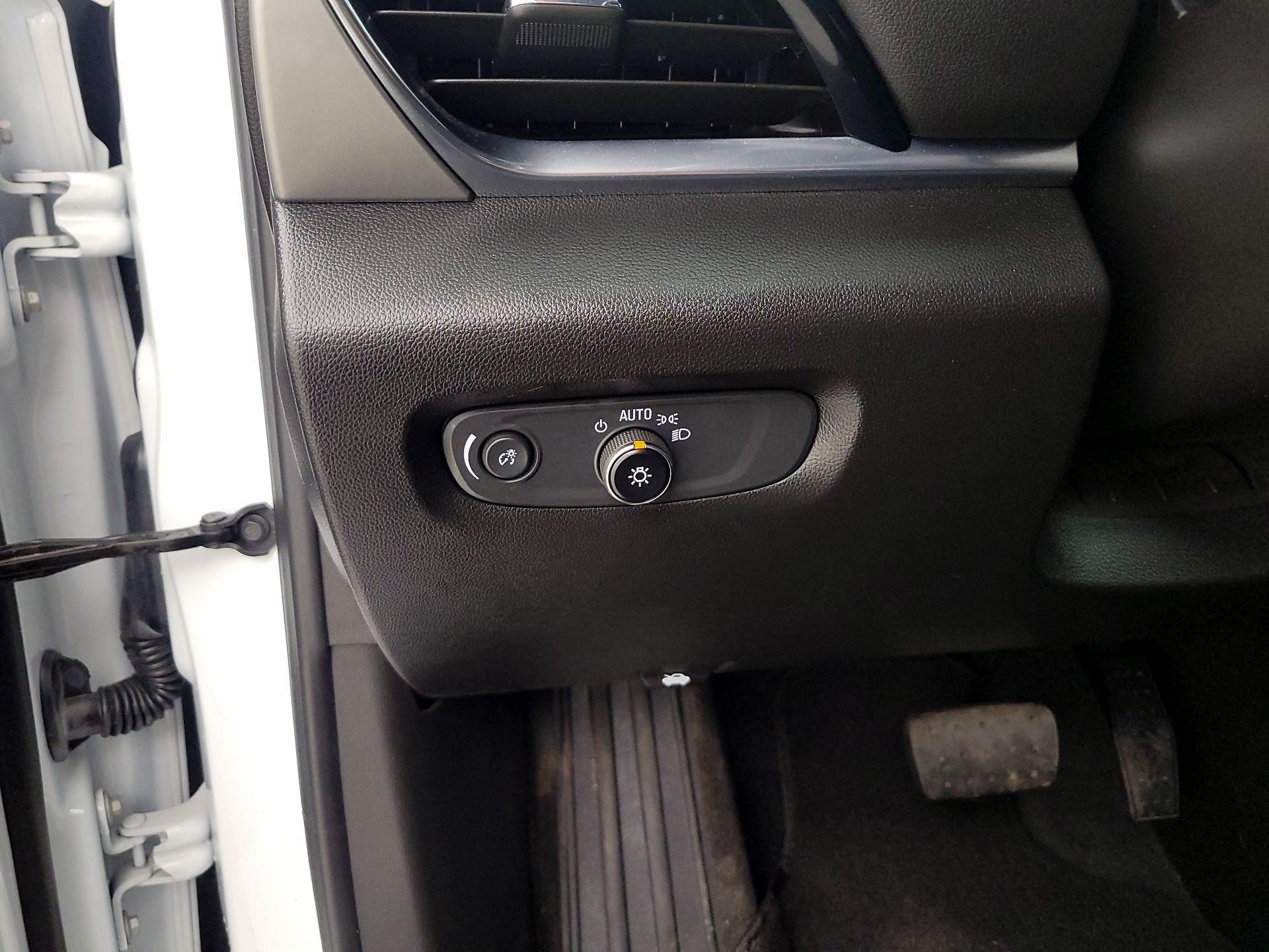 Thumbnail: 2022 Chevrolet Traverse - 13