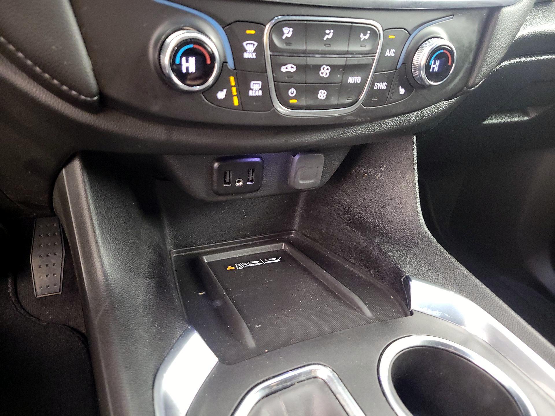 Thumbnail: 2022 Chevrolet Traverse - 19