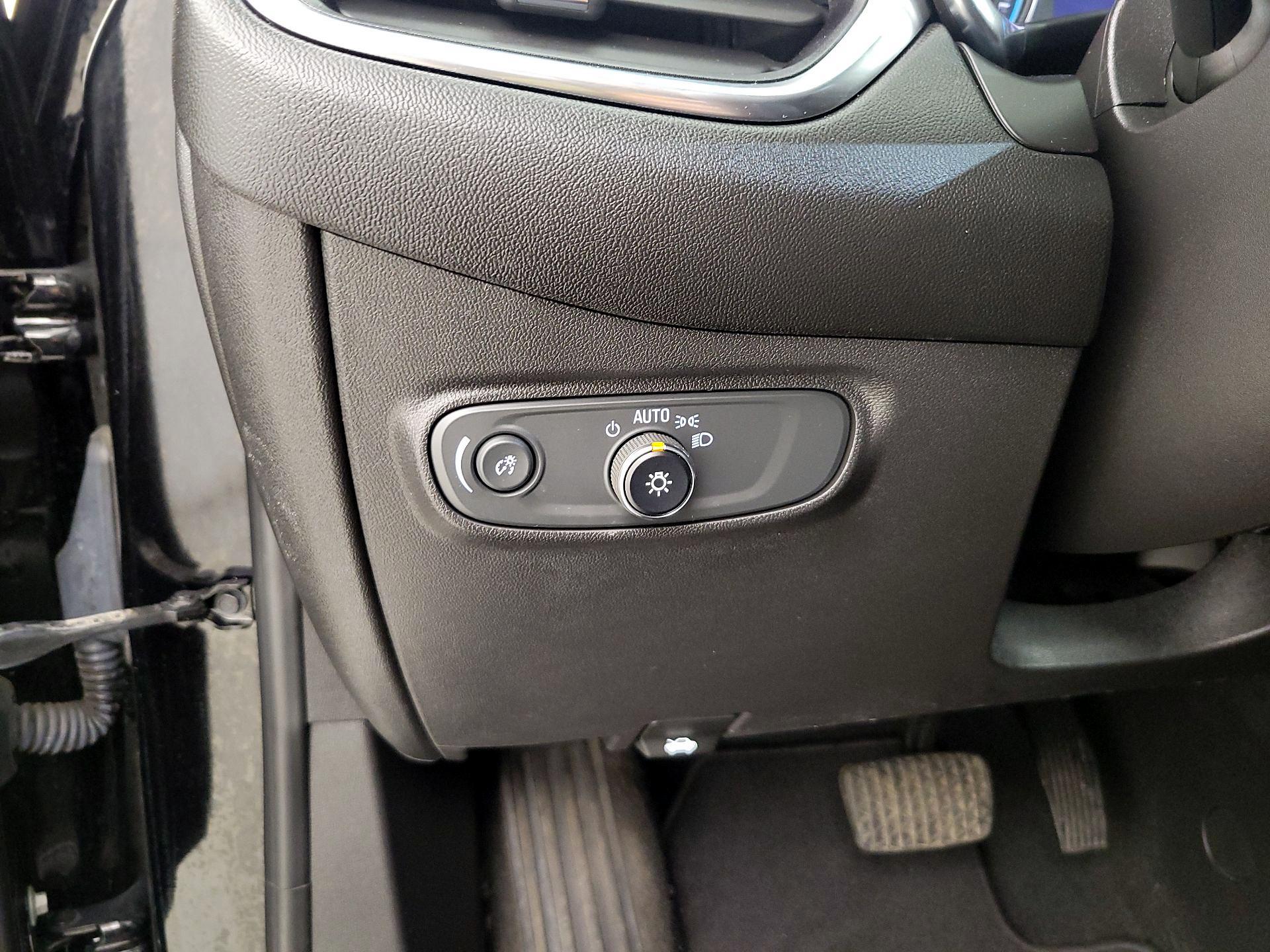 Thumbnail: 2022 Chevrolet Equinox - 13