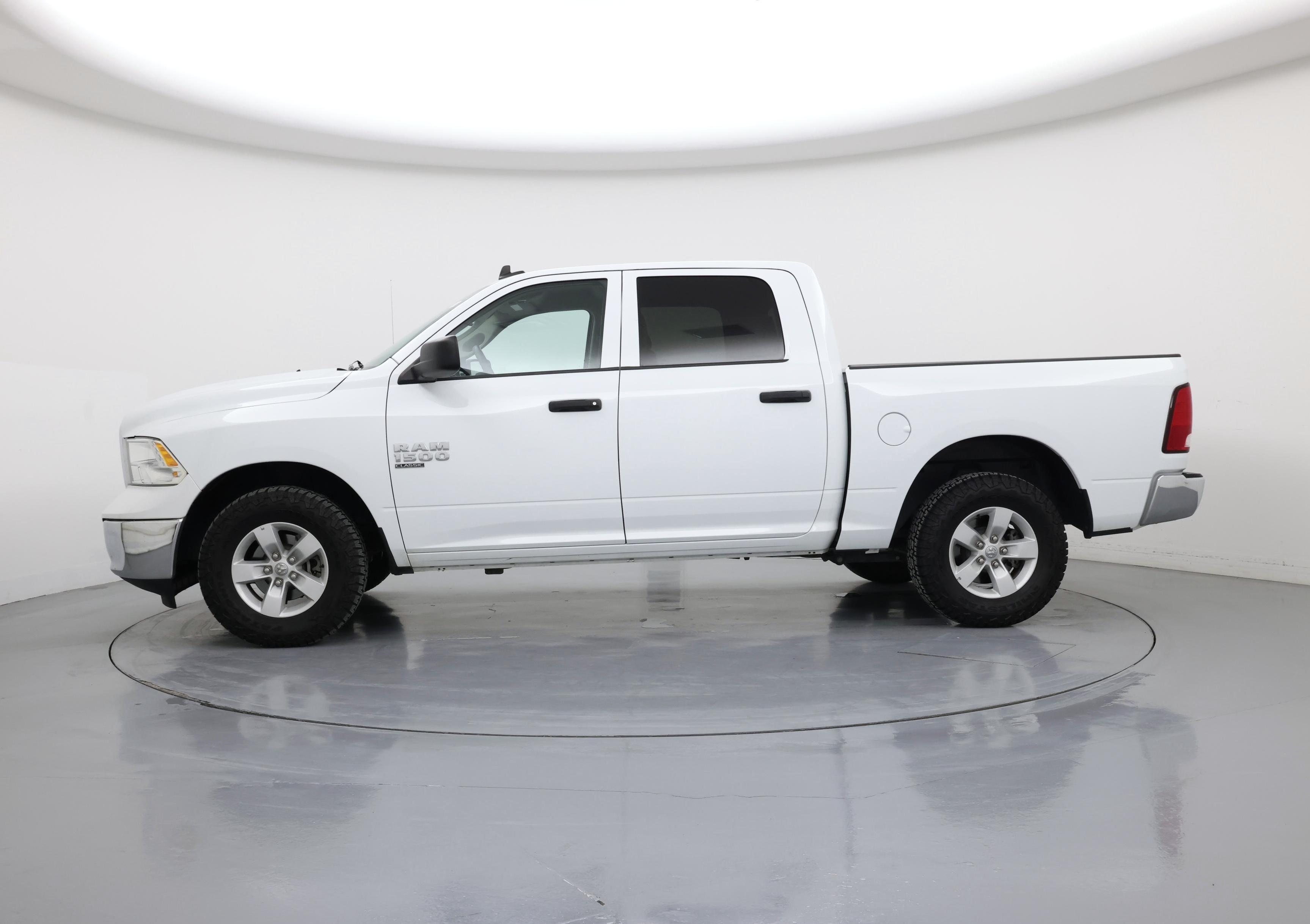 Thumbnail: 2023 RAM 1500 Classic - 3