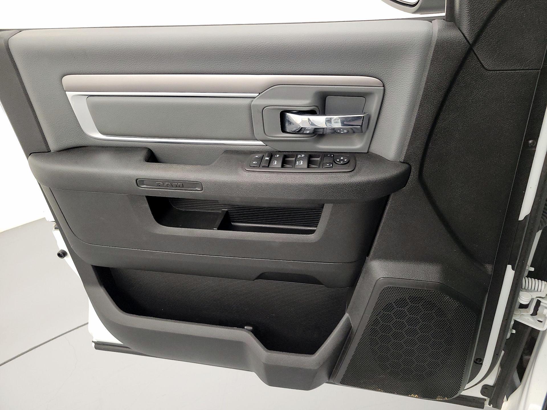 Thumbnail: 2023 RAM 1500 Classic - 12