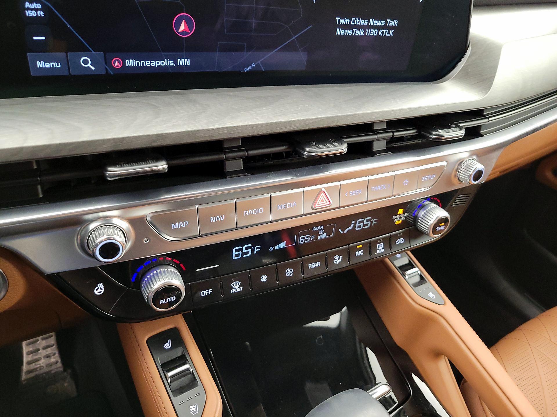 Thumbnail: 2024 Kia Telluride - 17