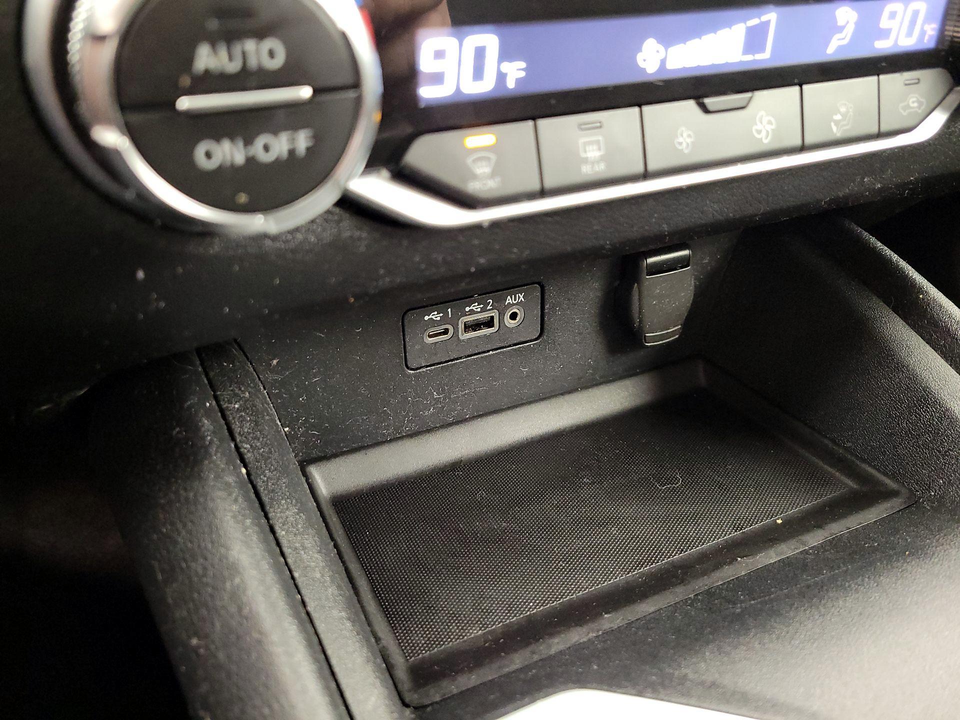 Thumbnail: 2019 Nissan Altima - 18