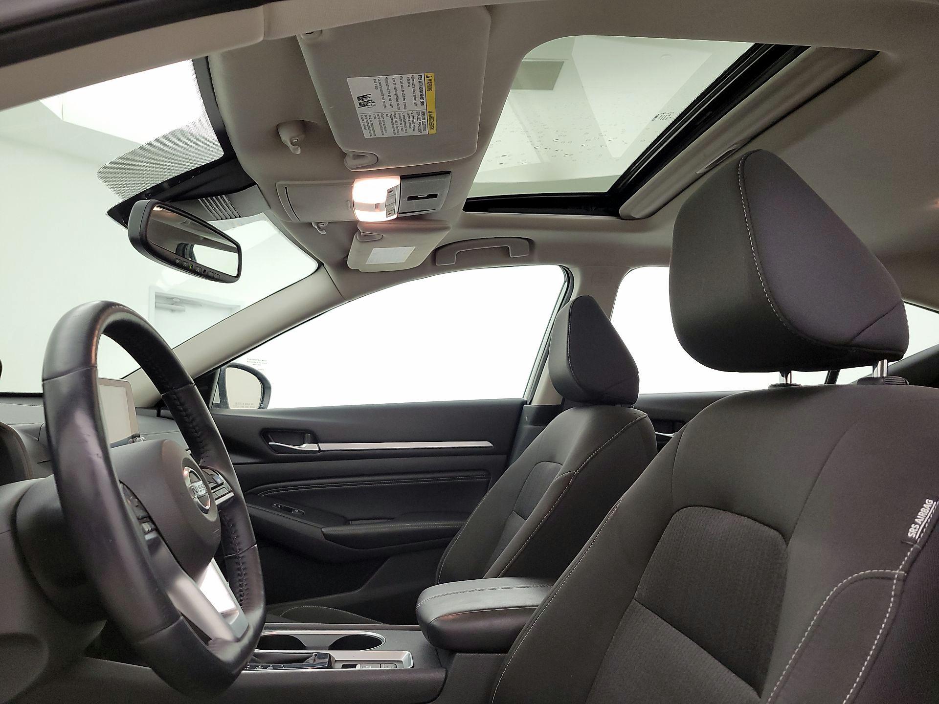 Thumbnail: 2019 Nissan Altima - 19