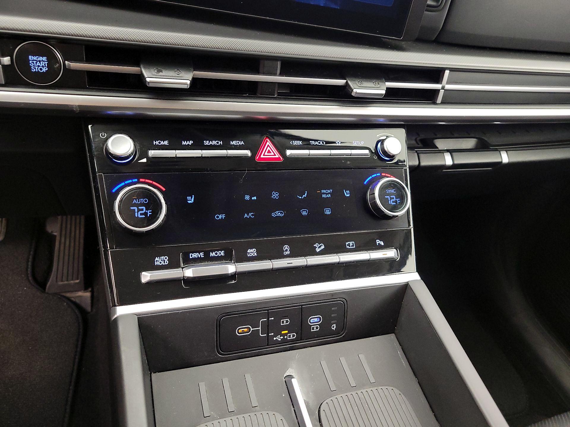 Thumbnail: 2024 Hyundai Santa Fe - 16