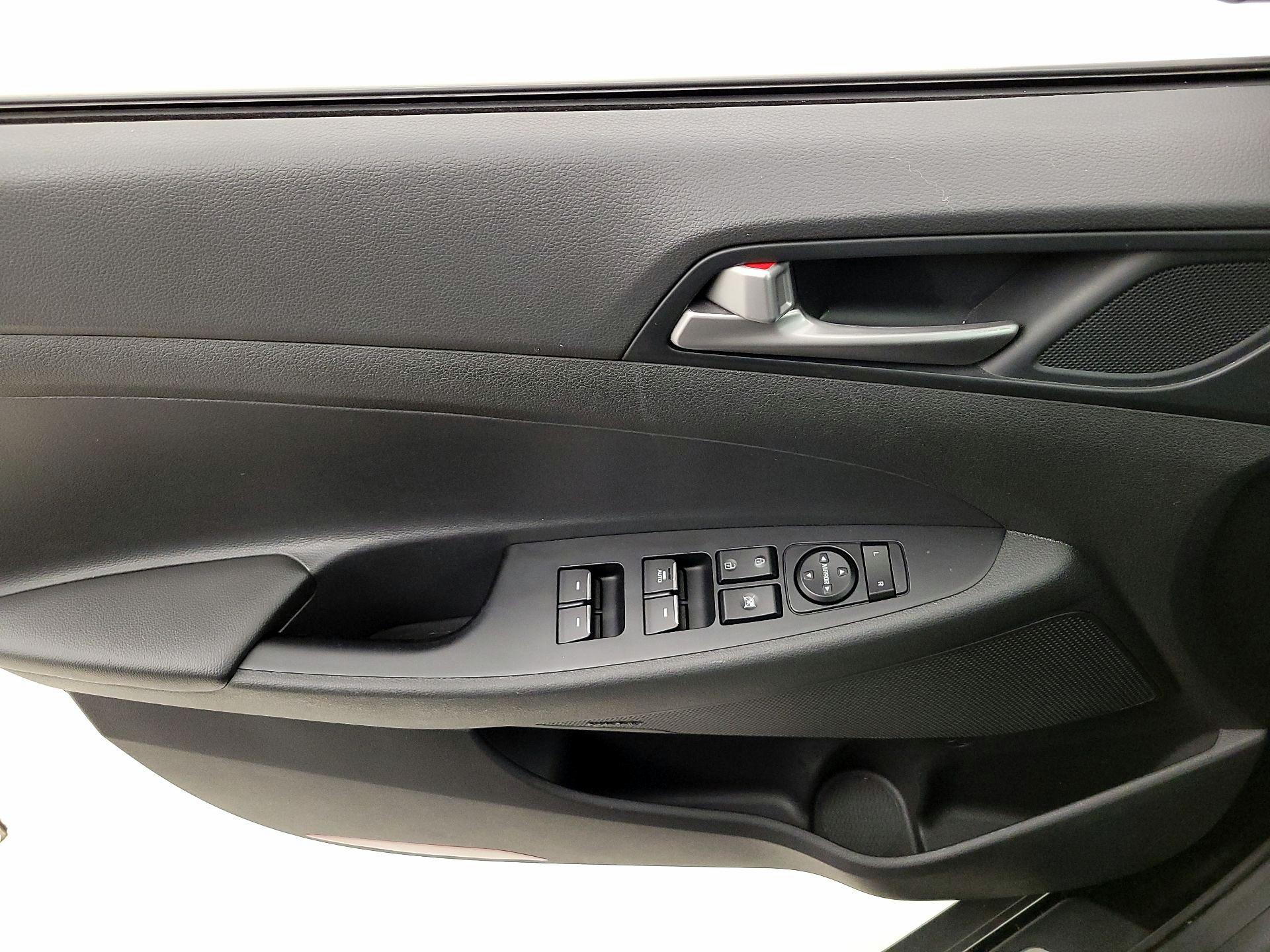 Thumbnail: 2018 Hyundai Tucson - 12