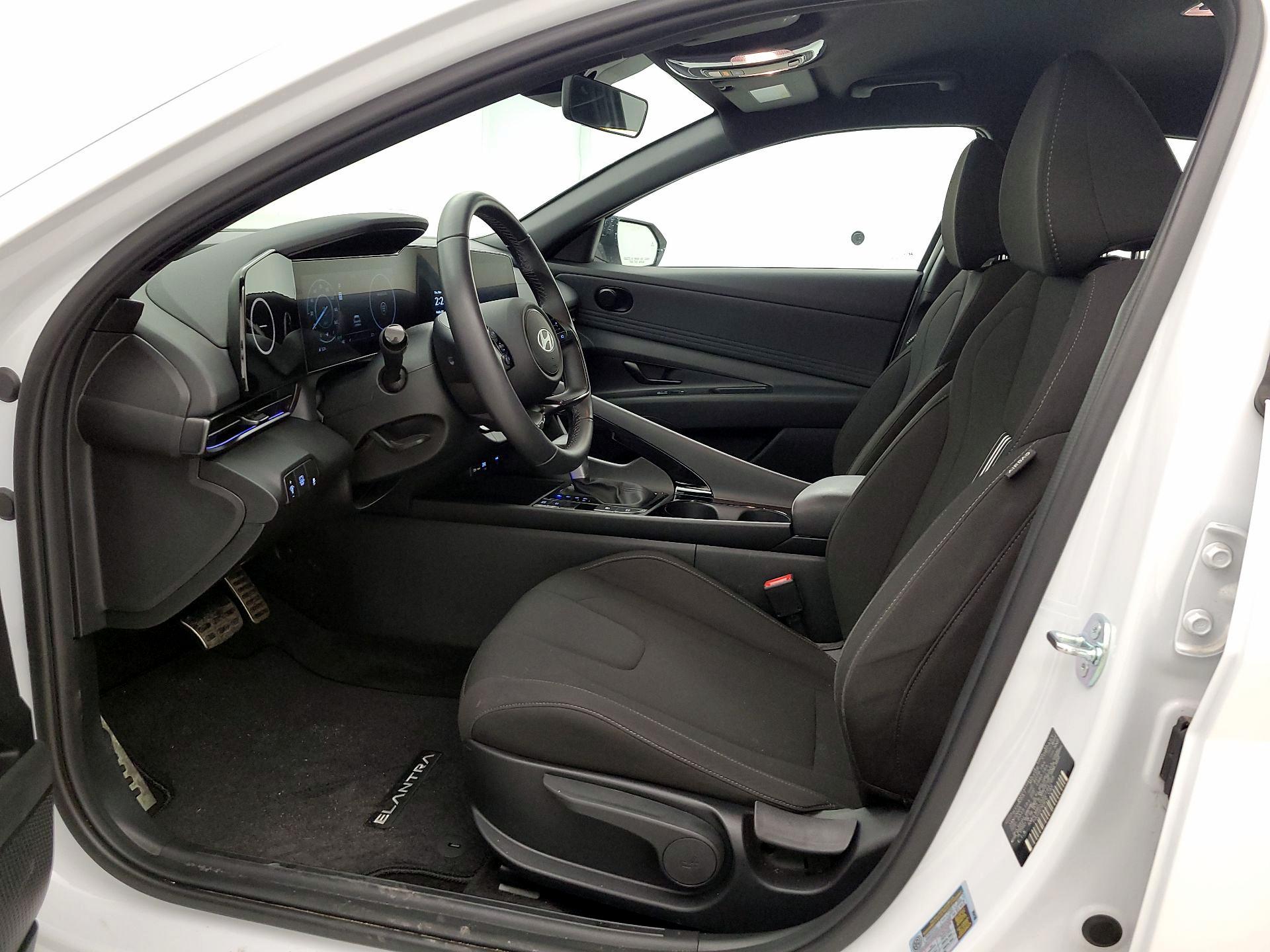 Thumbnail: 2025 Hyundai Elantra - 11