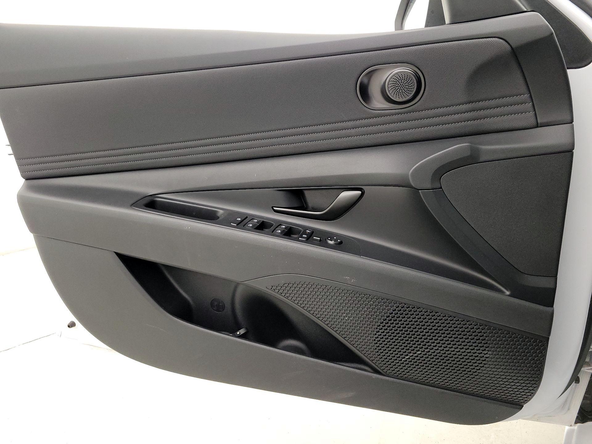 Thumbnail: 2025 Hyundai Elantra - 12