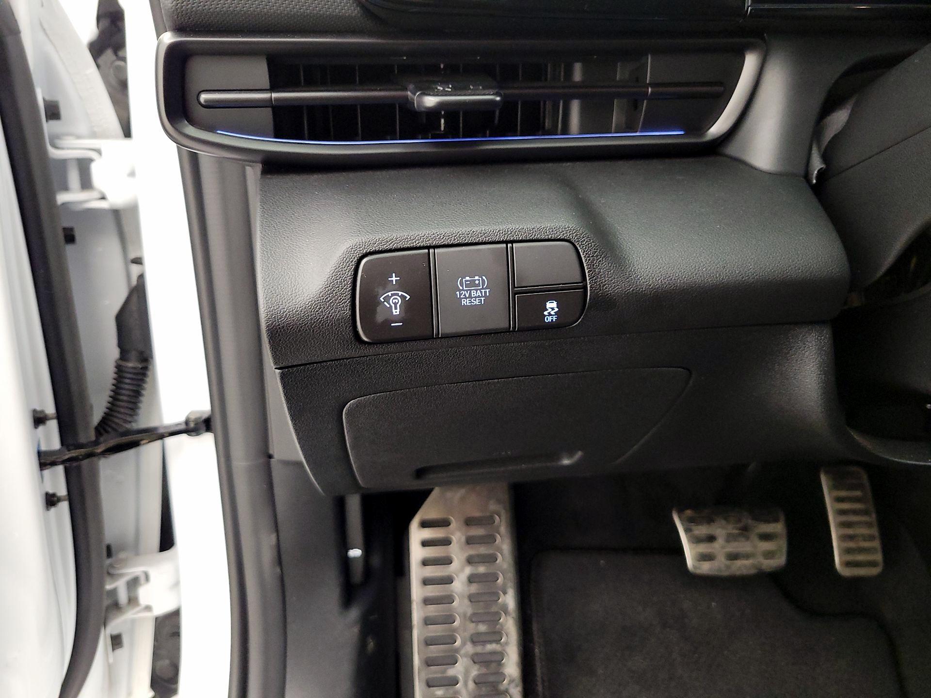 Thumbnail: 2025 Hyundai Elantra - 13