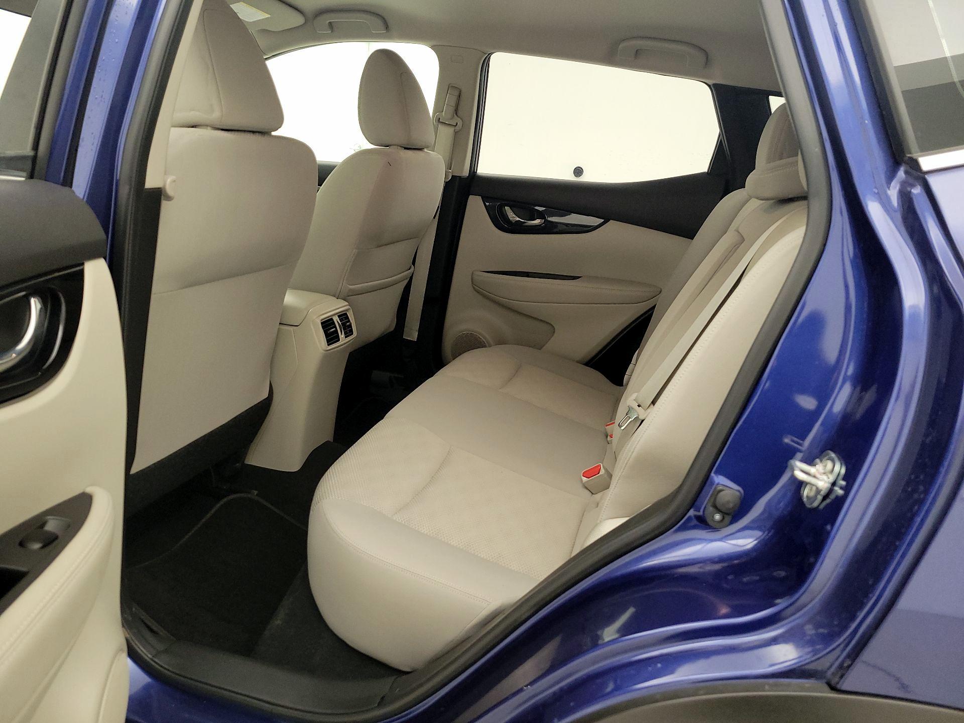 Thumbnail: 2019 Nissan Rogue Sport - 19