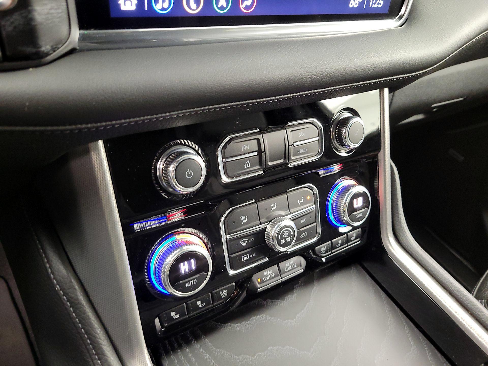 Thumbnail: 2021 GMC Yukon XL - 17