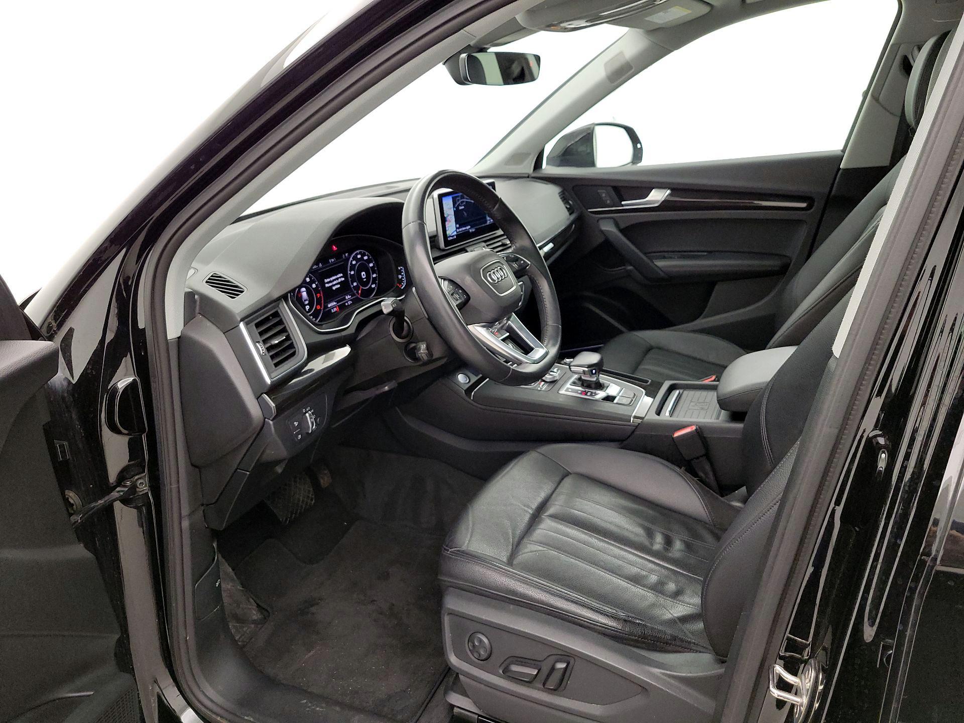 Thumbnail: 2020 Audi Q5 - 11