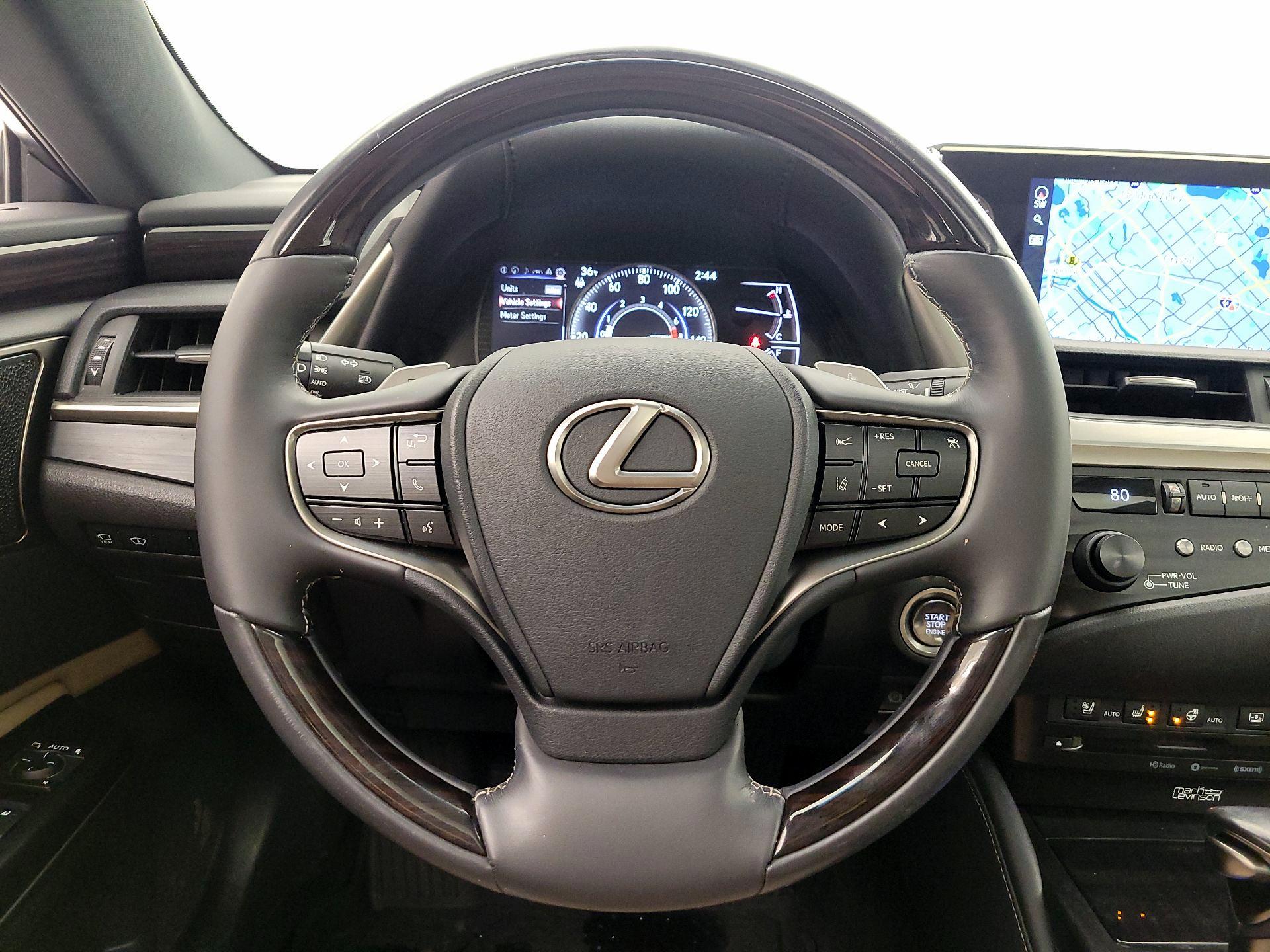 Thumbnail: 2020 Lexus ES - 10