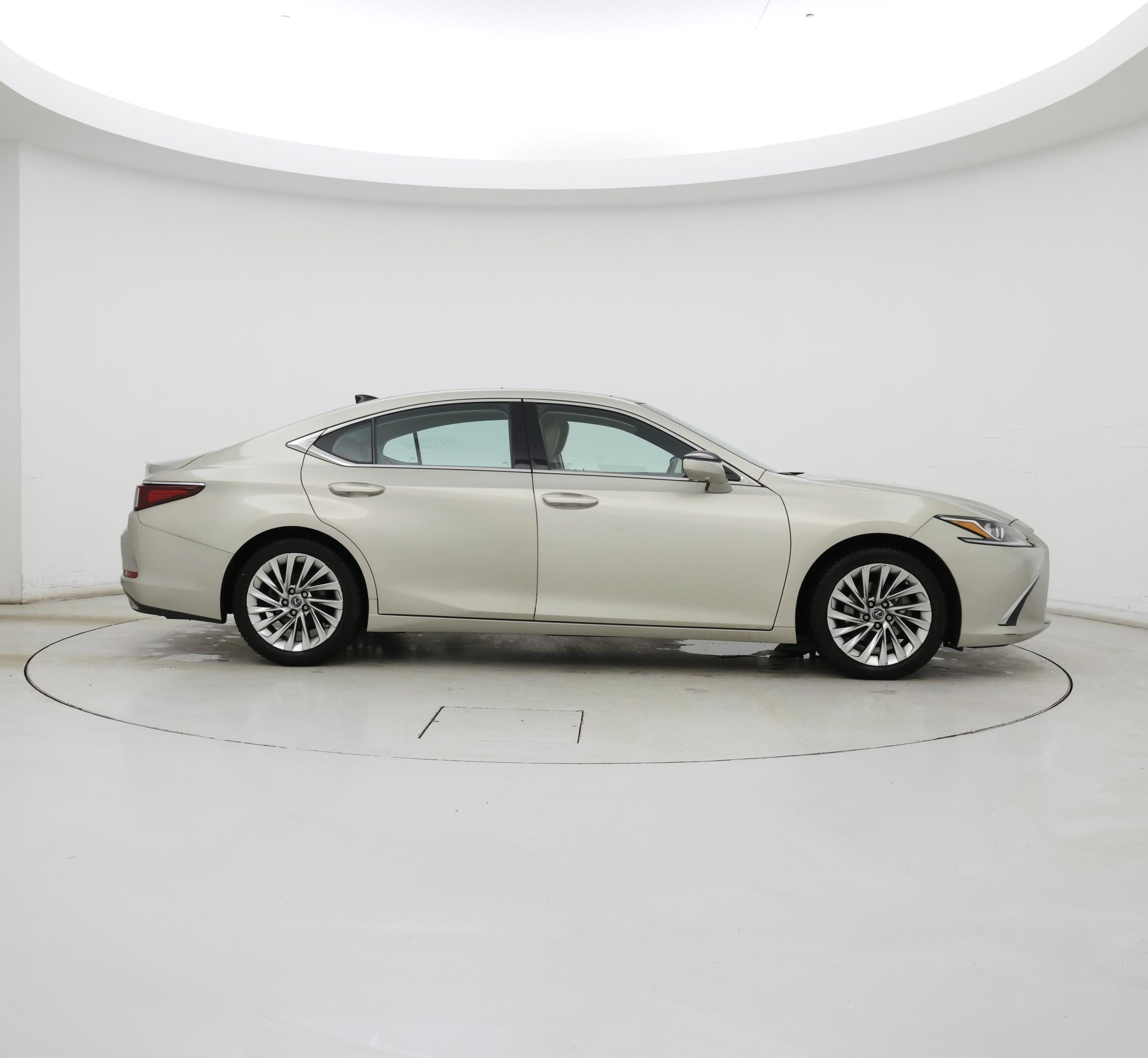 Thumbnail: 2020 Lexus ES - 7