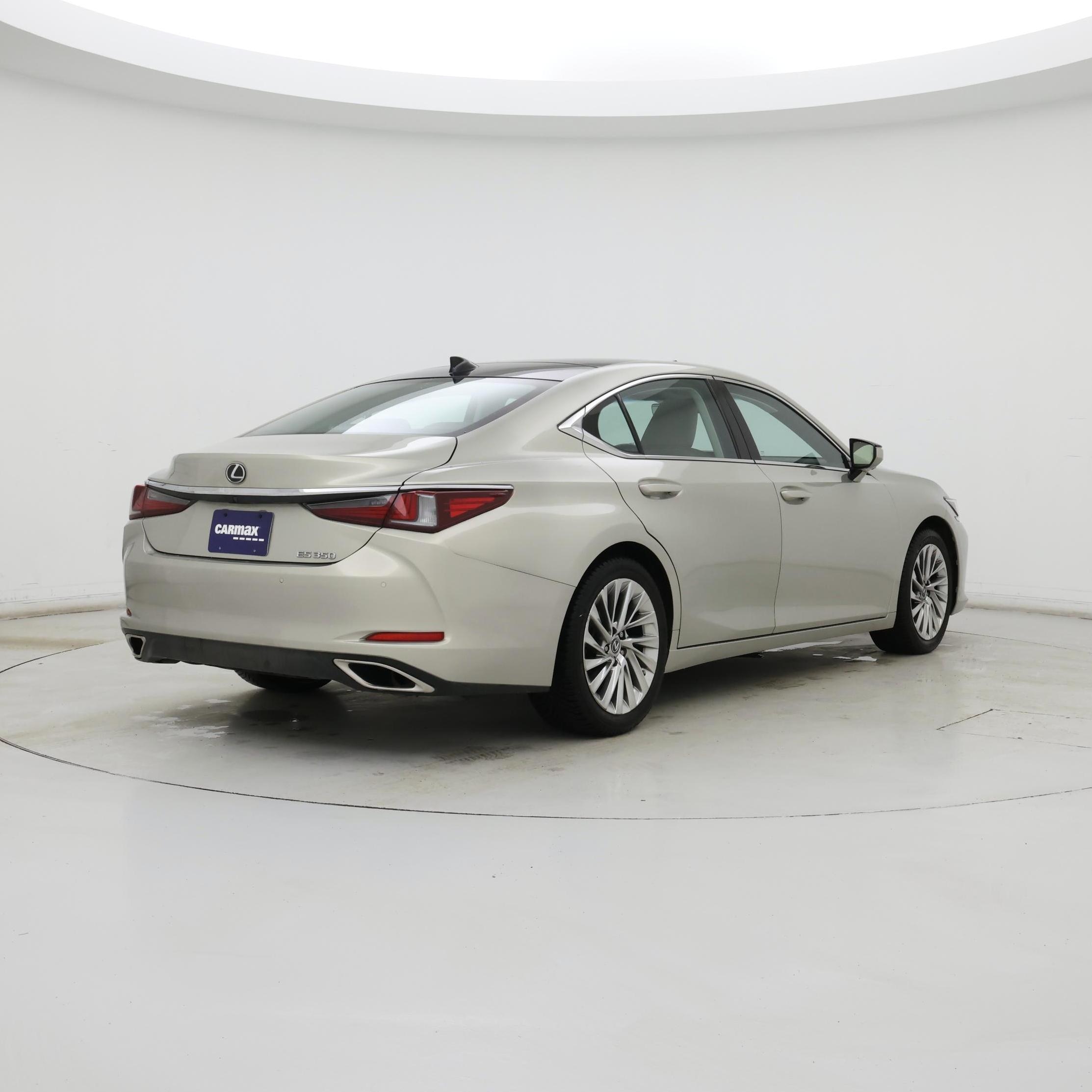 Thumbnail: 2020 Lexus ES - 8