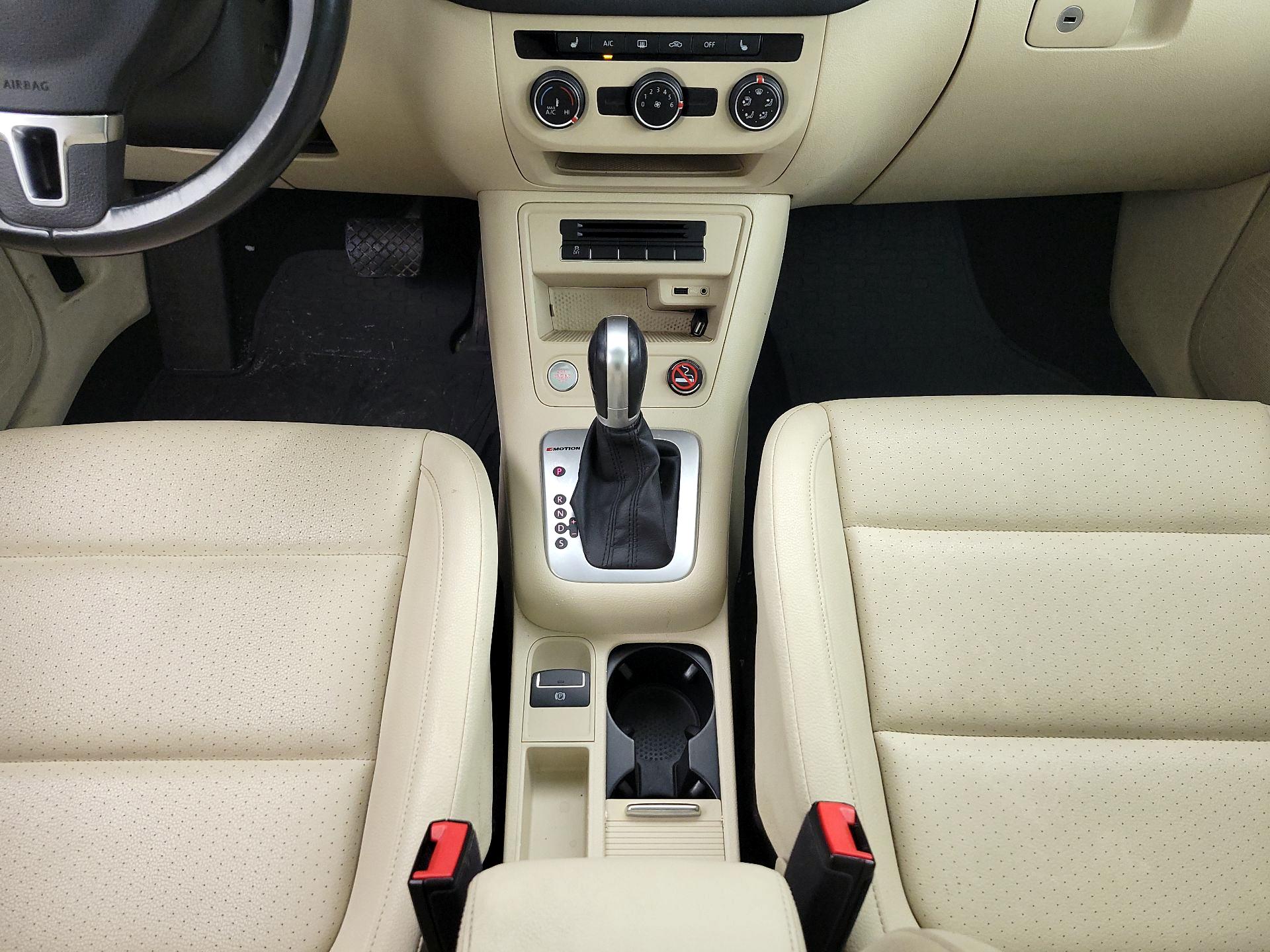 Thumbnail: 2017 Volkswagen Tiguan - 17