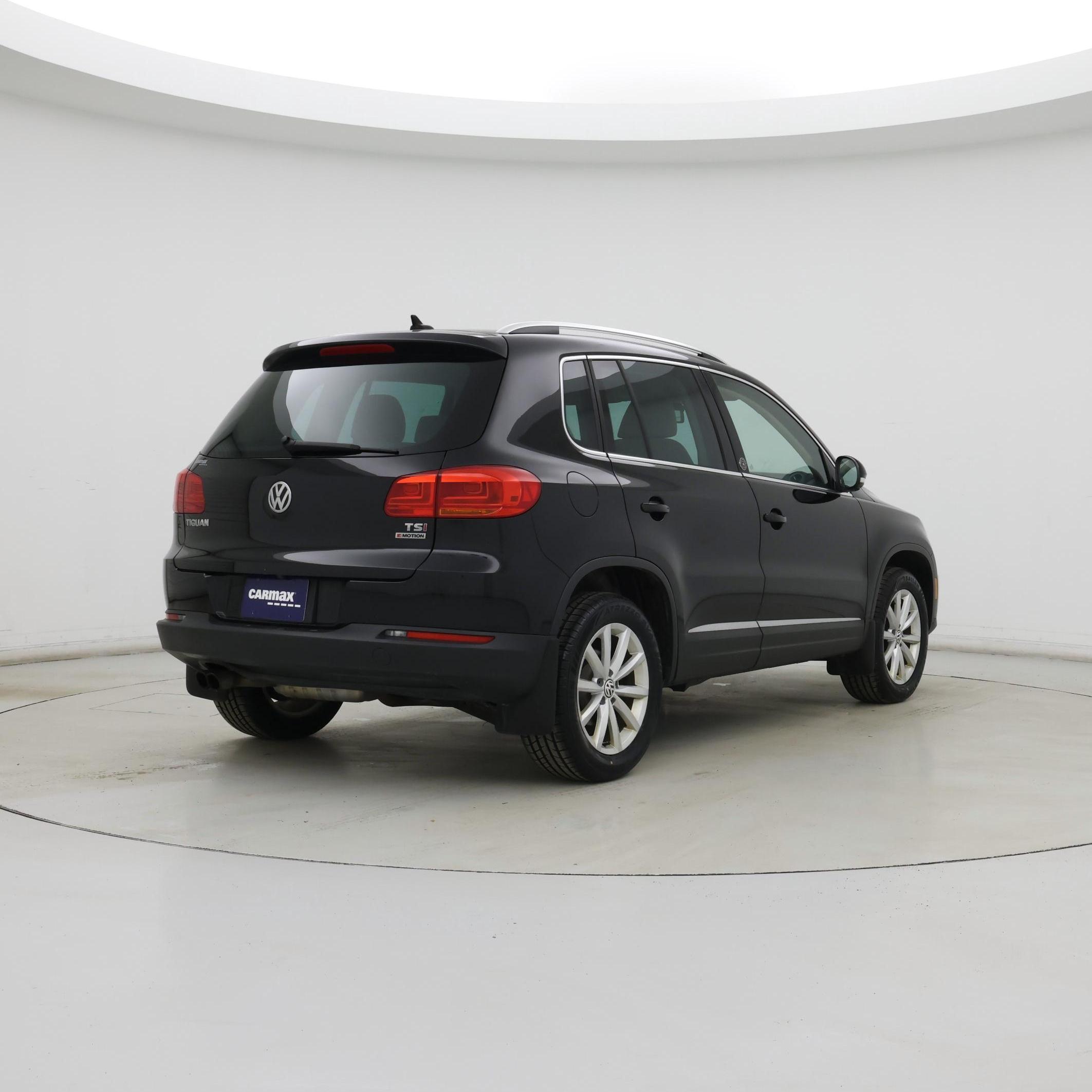 Thumbnail: 2017 Volkswagen Tiguan - 8