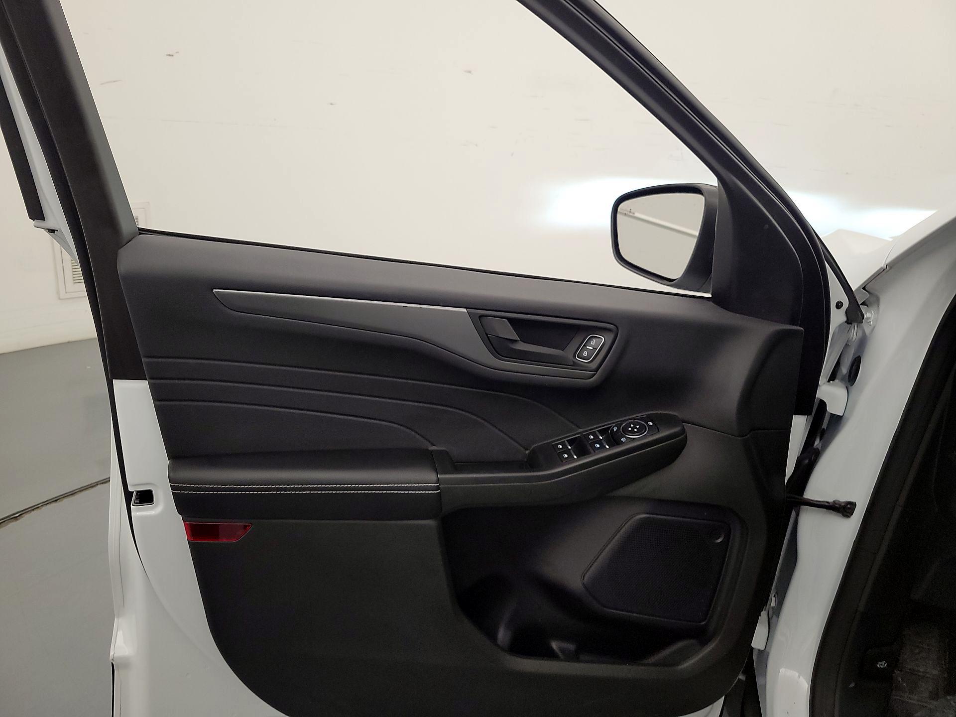 Thumbnail: 2023 Ford Escape - 12