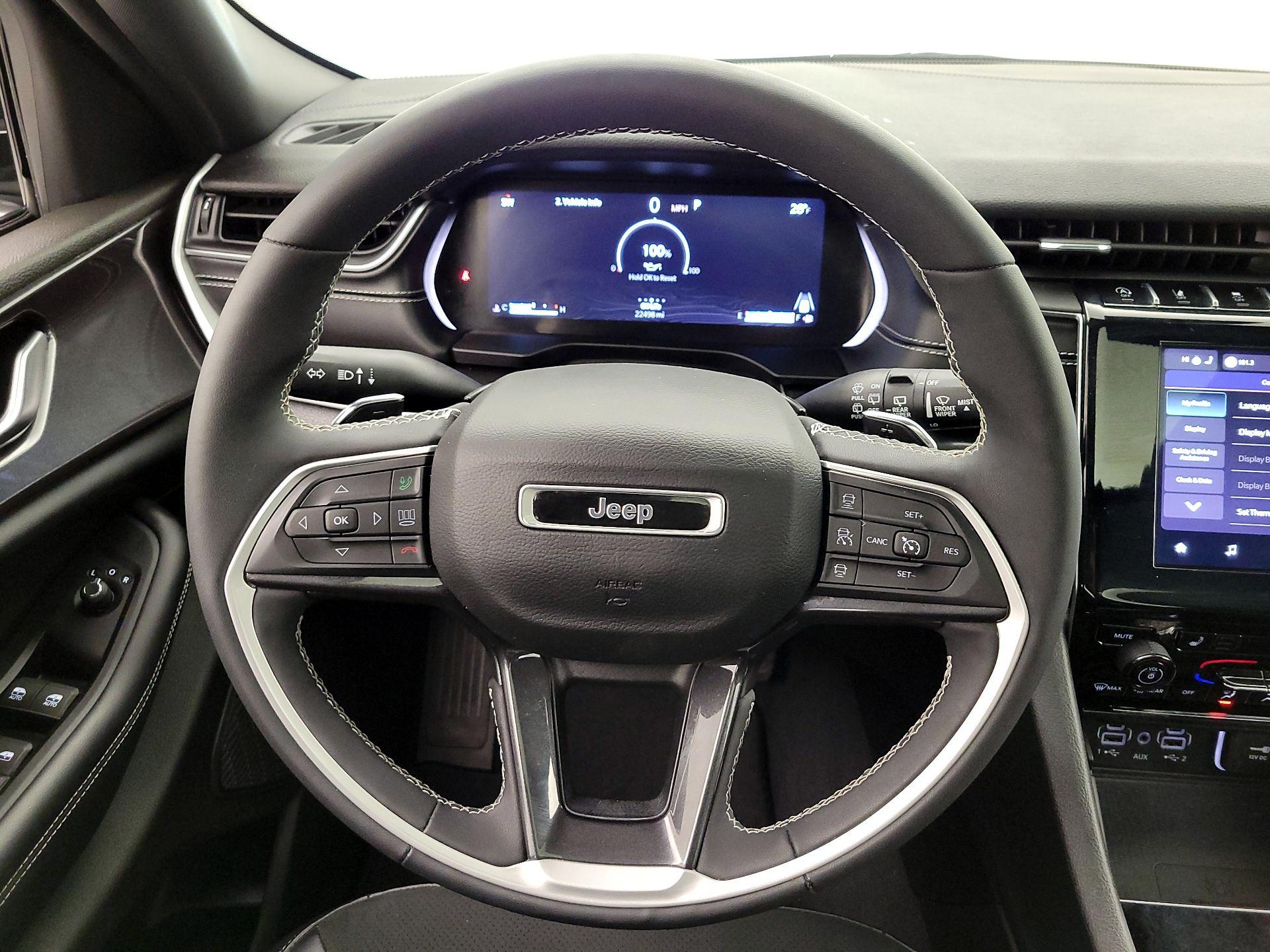 Thumbnail: 2023 Jeep Grand Cherokee - 10