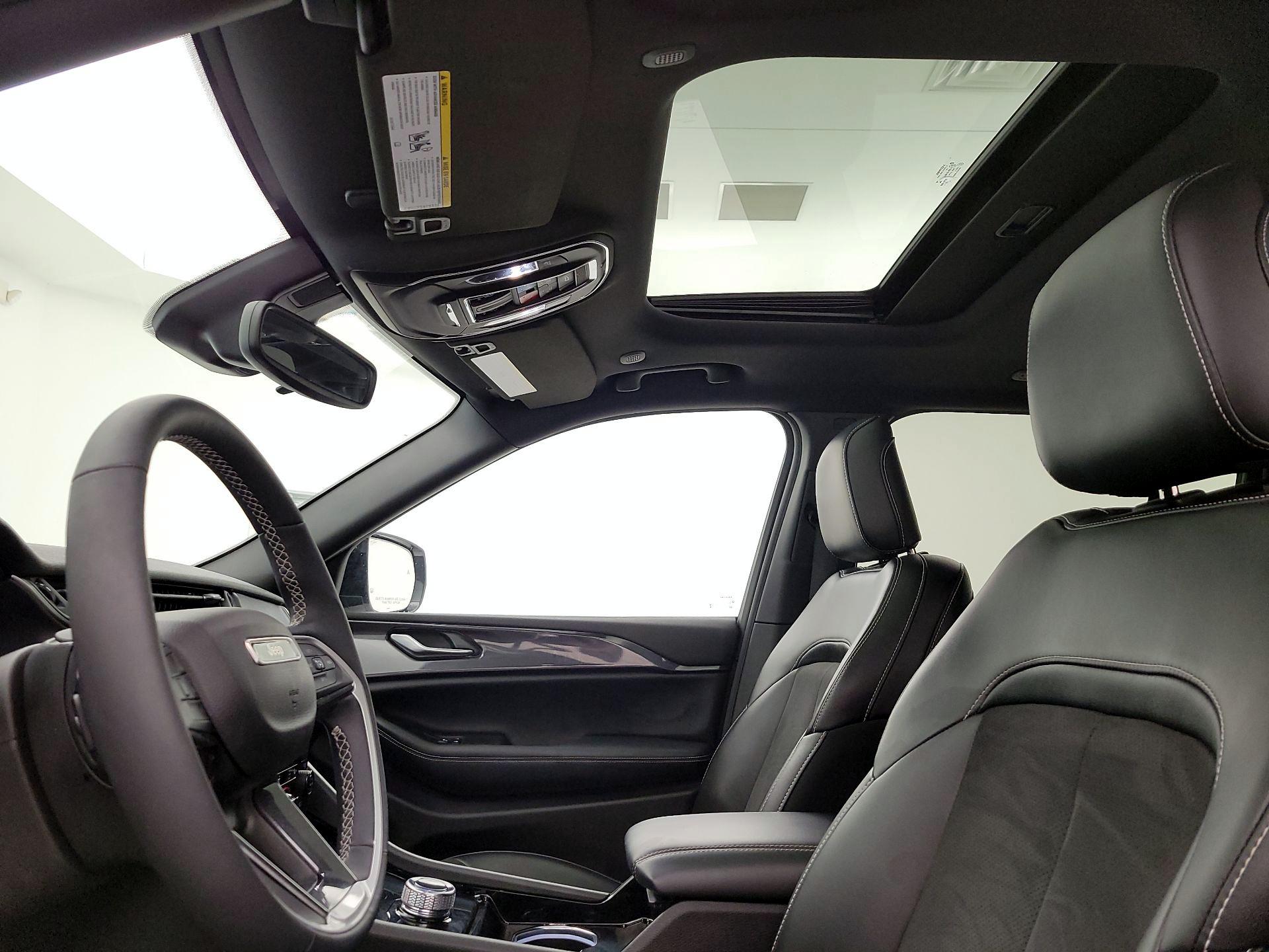 Thumbnail: 2023 Jeep Grand Cherokee - 19