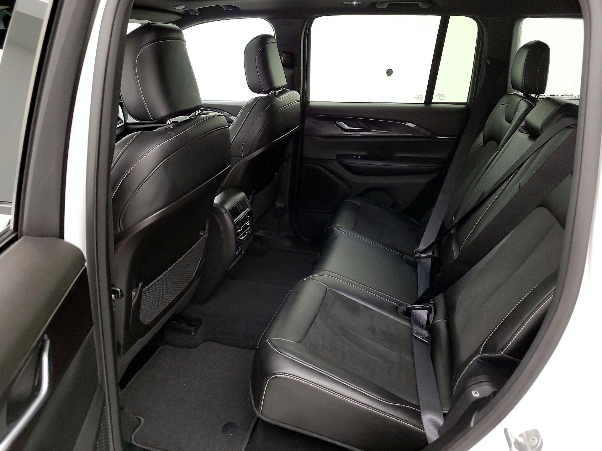 Thumbnail: 2023 Jeep Grand Cherokee - 20