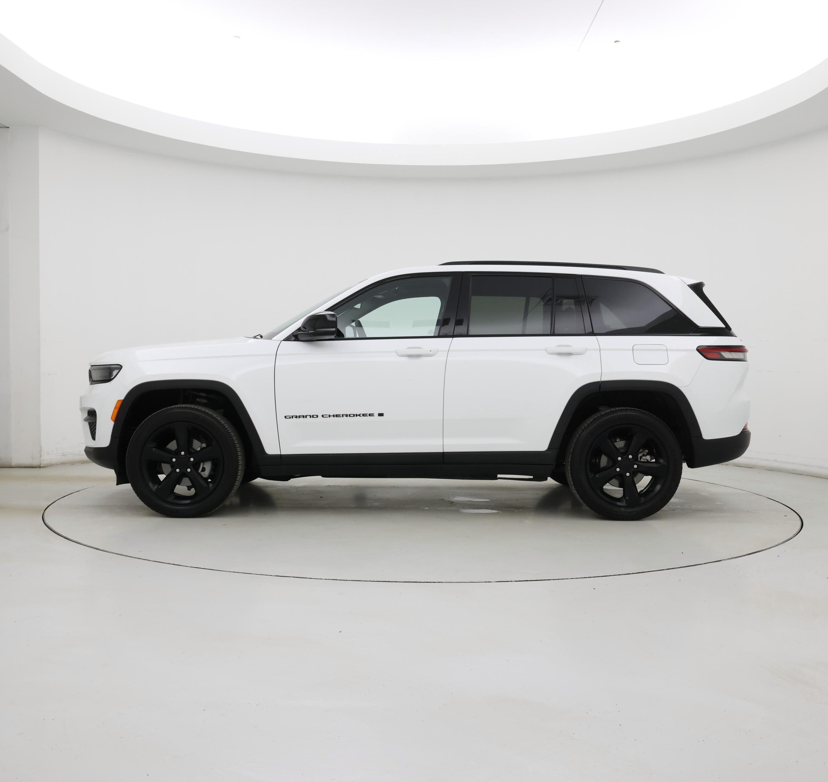 Thumbnail: 2023 Jeep Grand Cherokee - 3