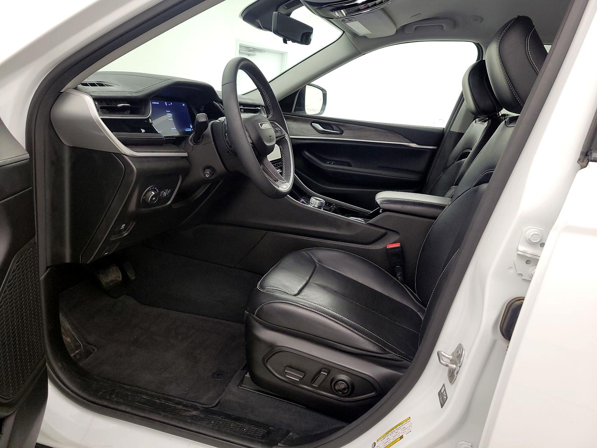 Thumbnail: 2023 Jeep Grand Cherokee L - 11