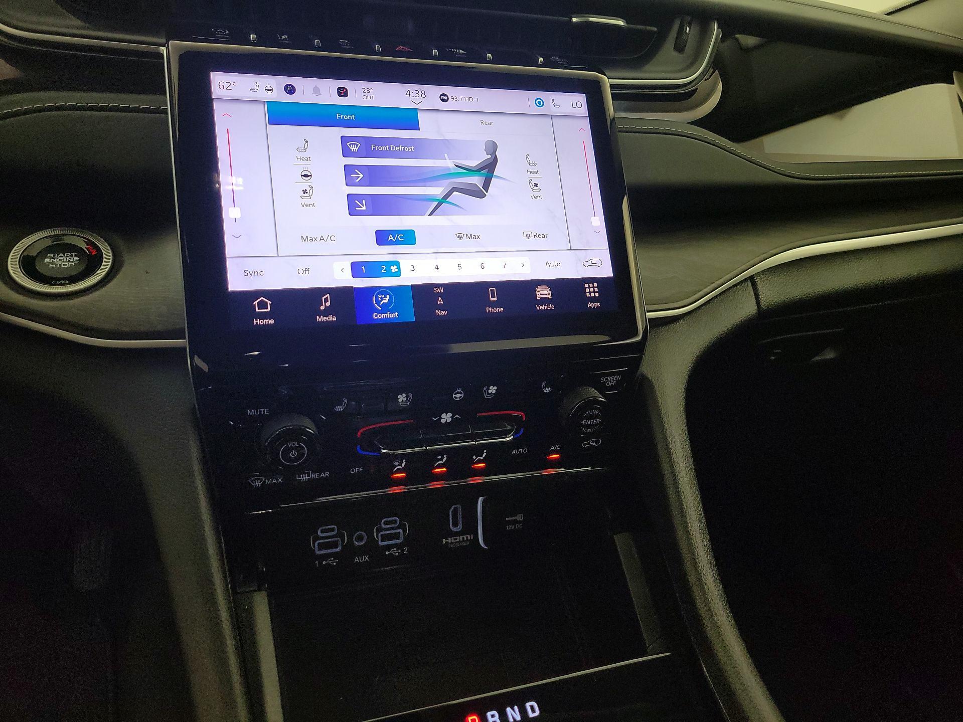 Thumbnail: 2023 Jeep Grand Cherokee L - 17