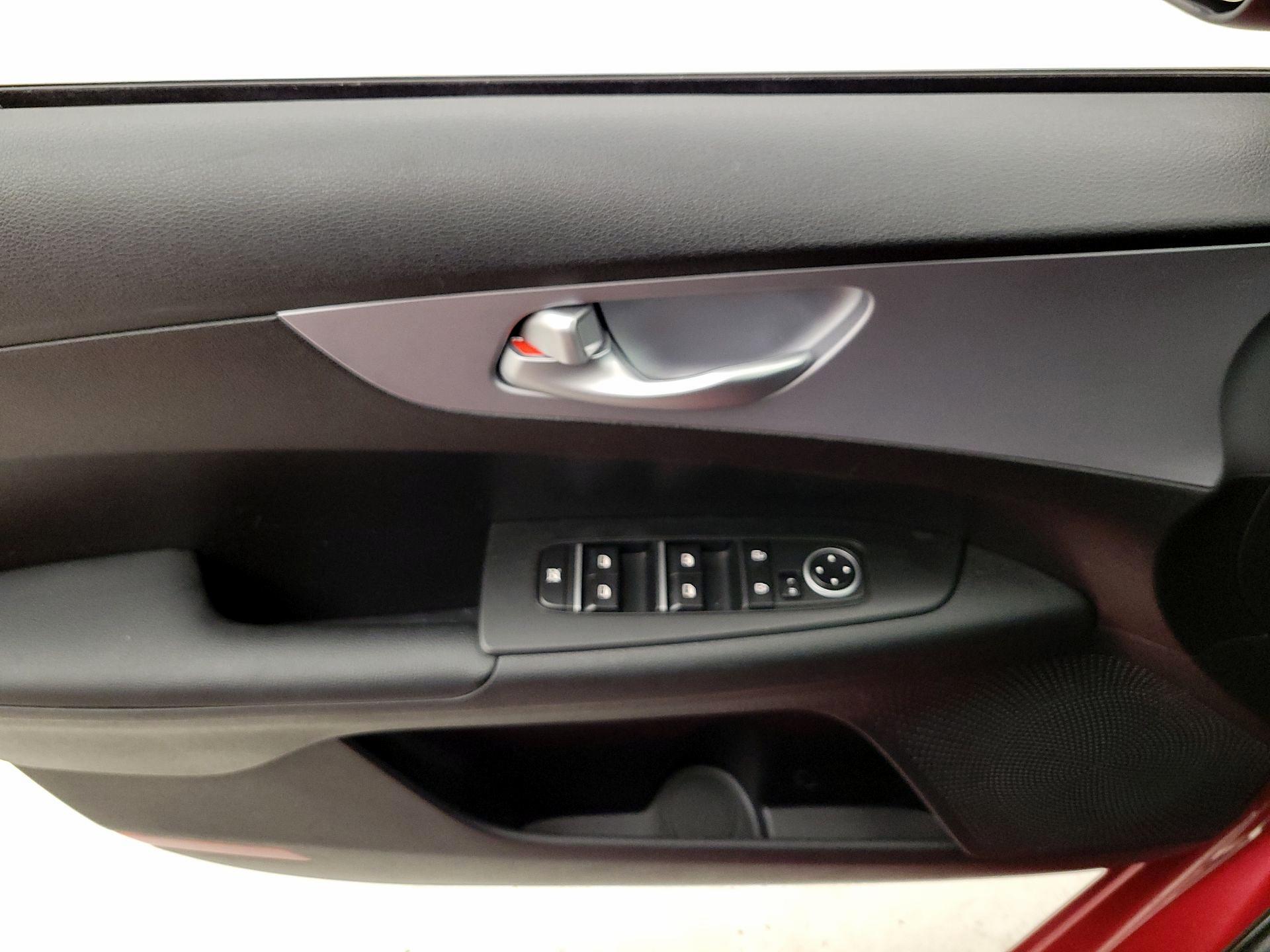 Thumbnail: 2024 Kia Forte - 12